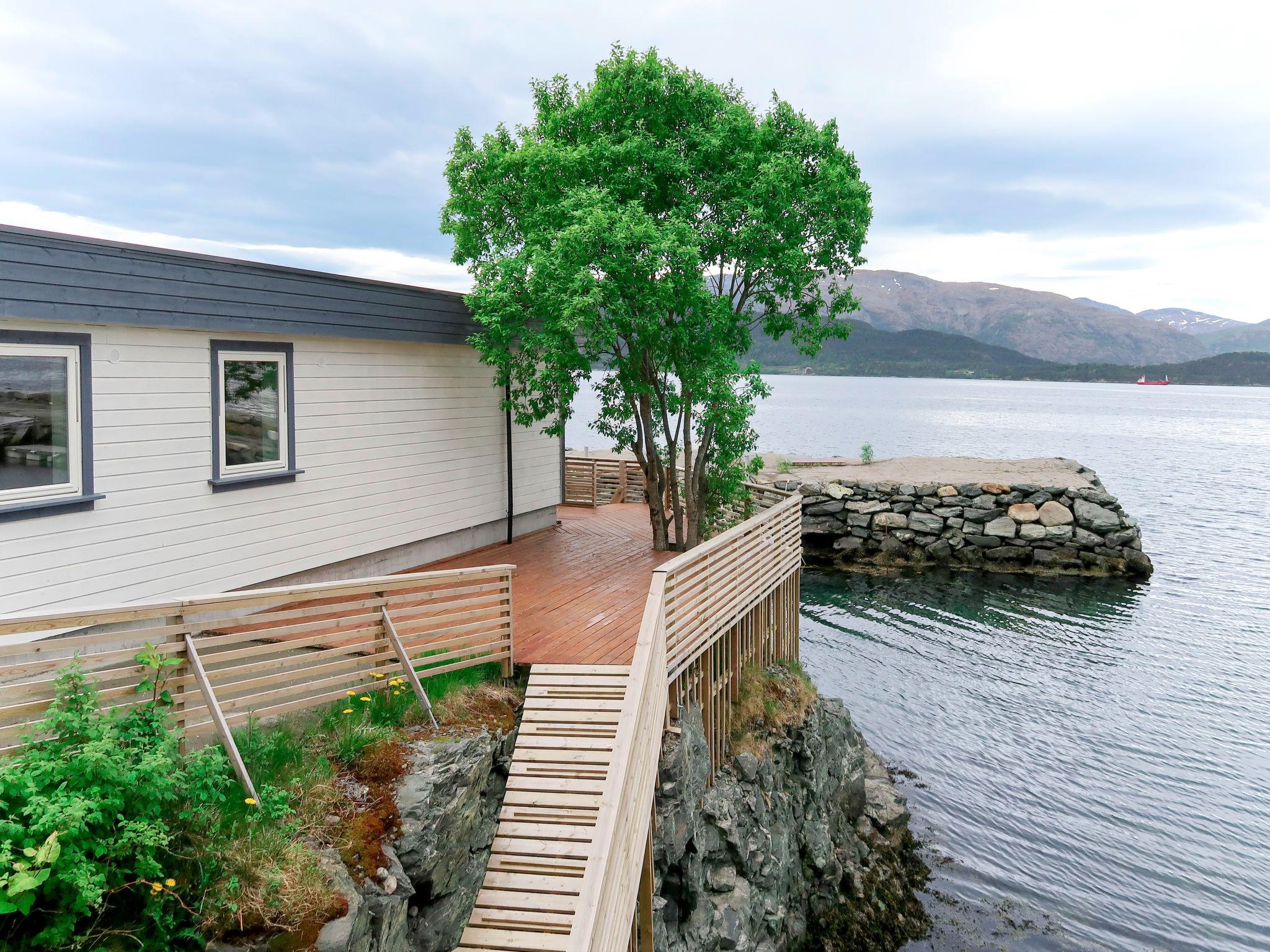 Foto 5 - Casa de 3 habitaciones en Sande i Sunnfjord con terraza