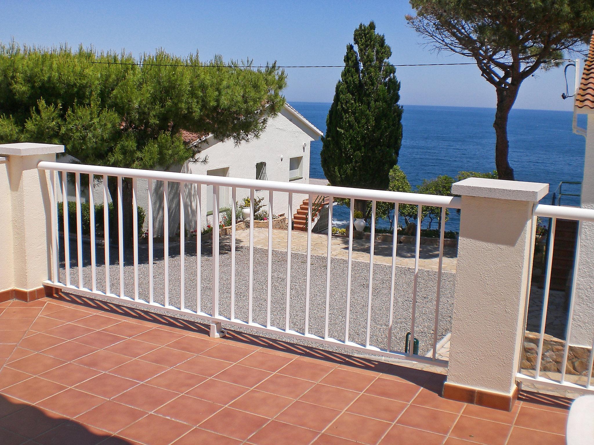 Foto 15 - Apartment mit 2 Schlafzimmern in Llançà mit schwimmbad und blick aufs meer