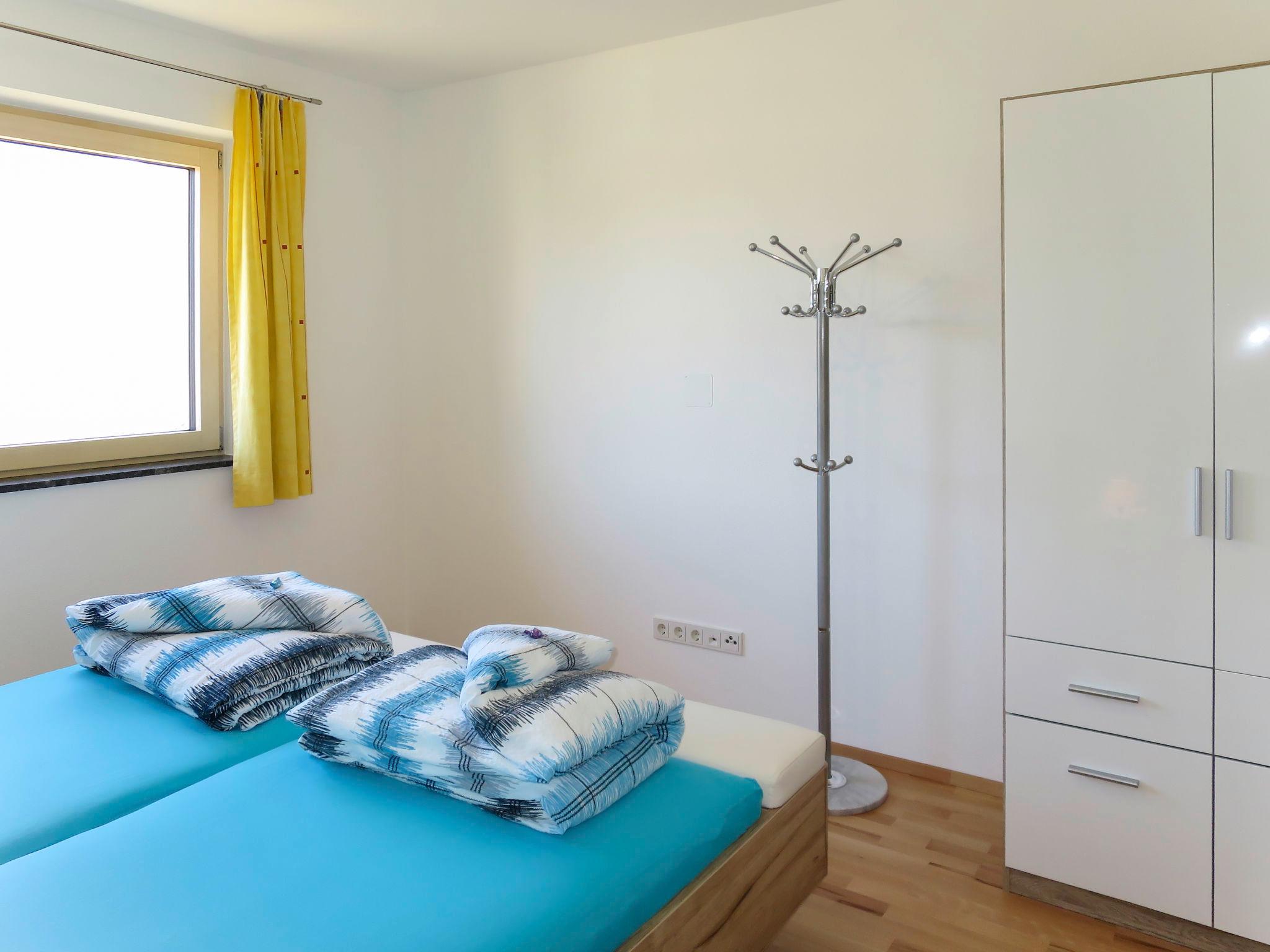 Foto 9 - Apartamento de 2 habitaciones en Strass im Zillertal con jardín