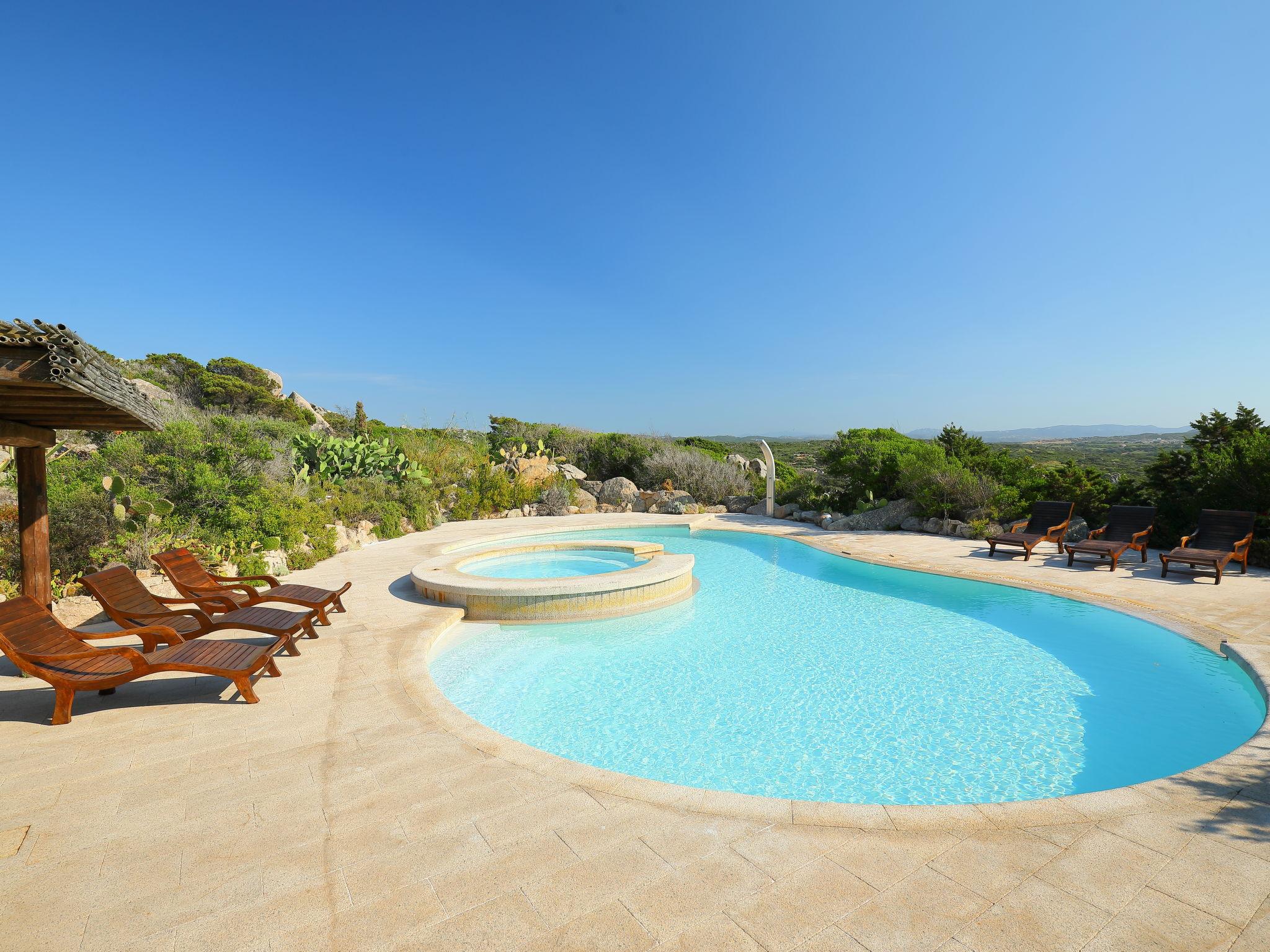 Foto 3 - Casa de 5 habitaciones en Santa Teresa Gallura con piscina privada y vistas al mar