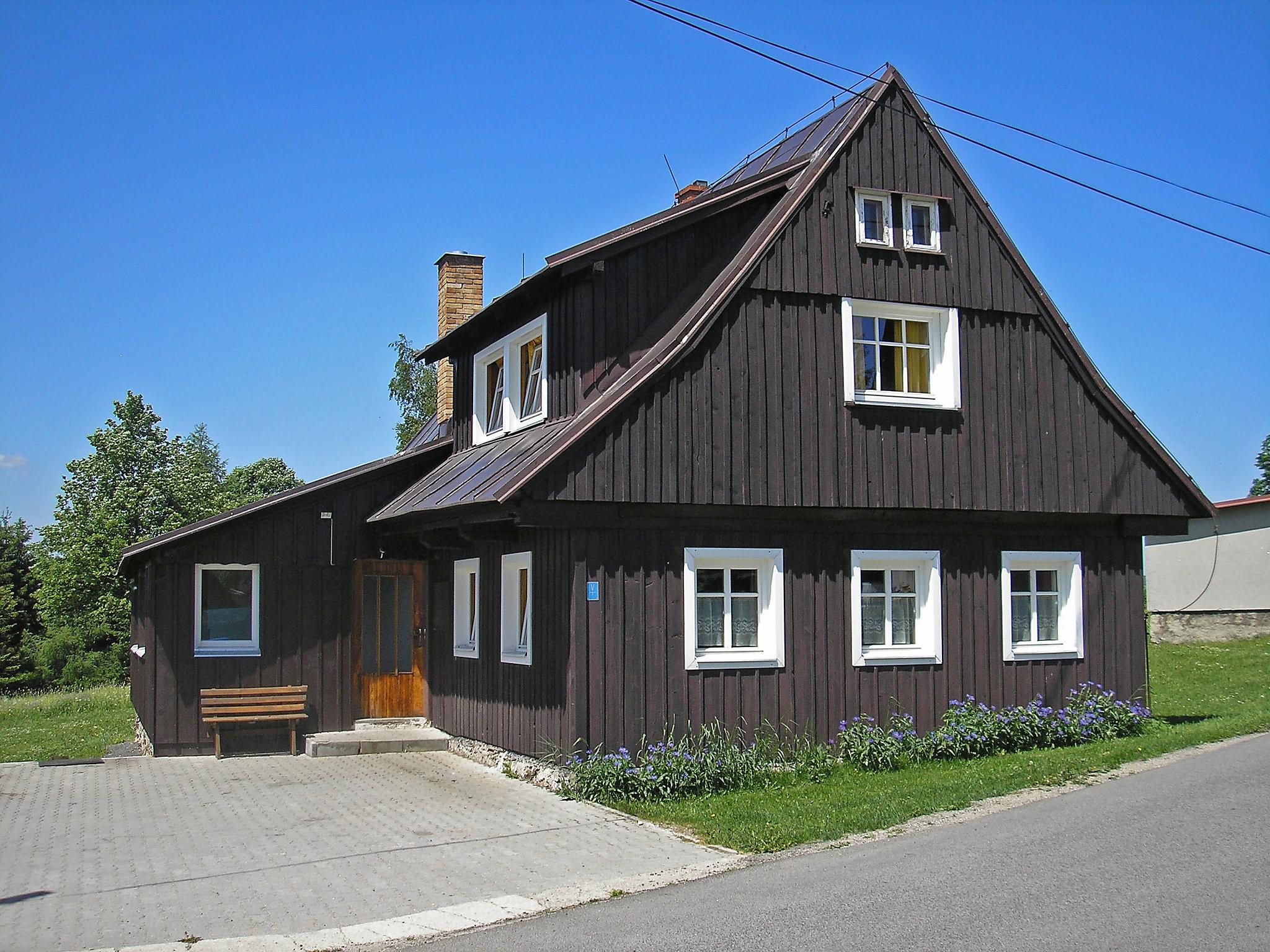 Foto 1 - Casa de 4 habitaciones en Kořenov con jardín