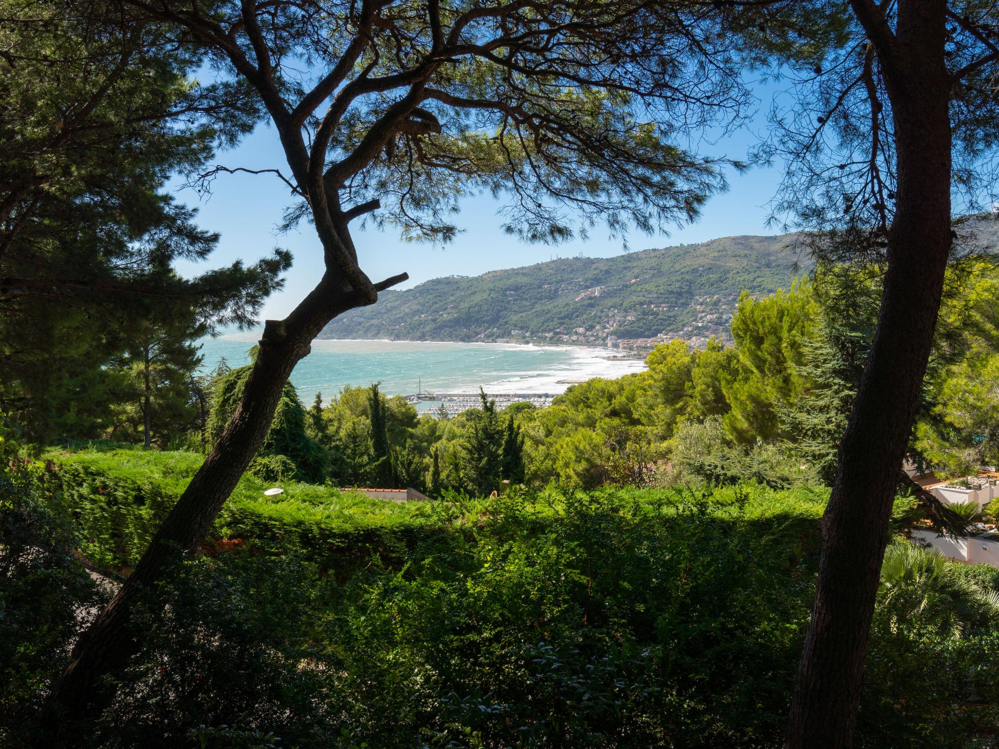 Photo 6 - Appartement de 2 chambres à Andora avec jardin et vues à la mer