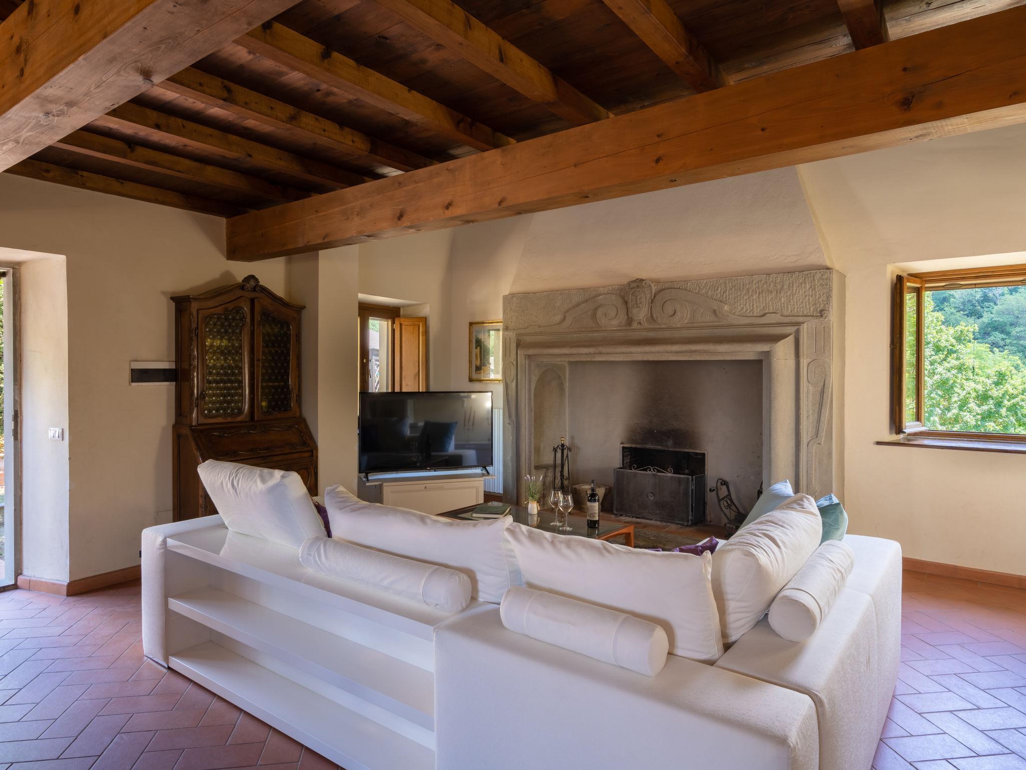 Photo 9 - 5 bedroom House in Dicomano with private pool and garden