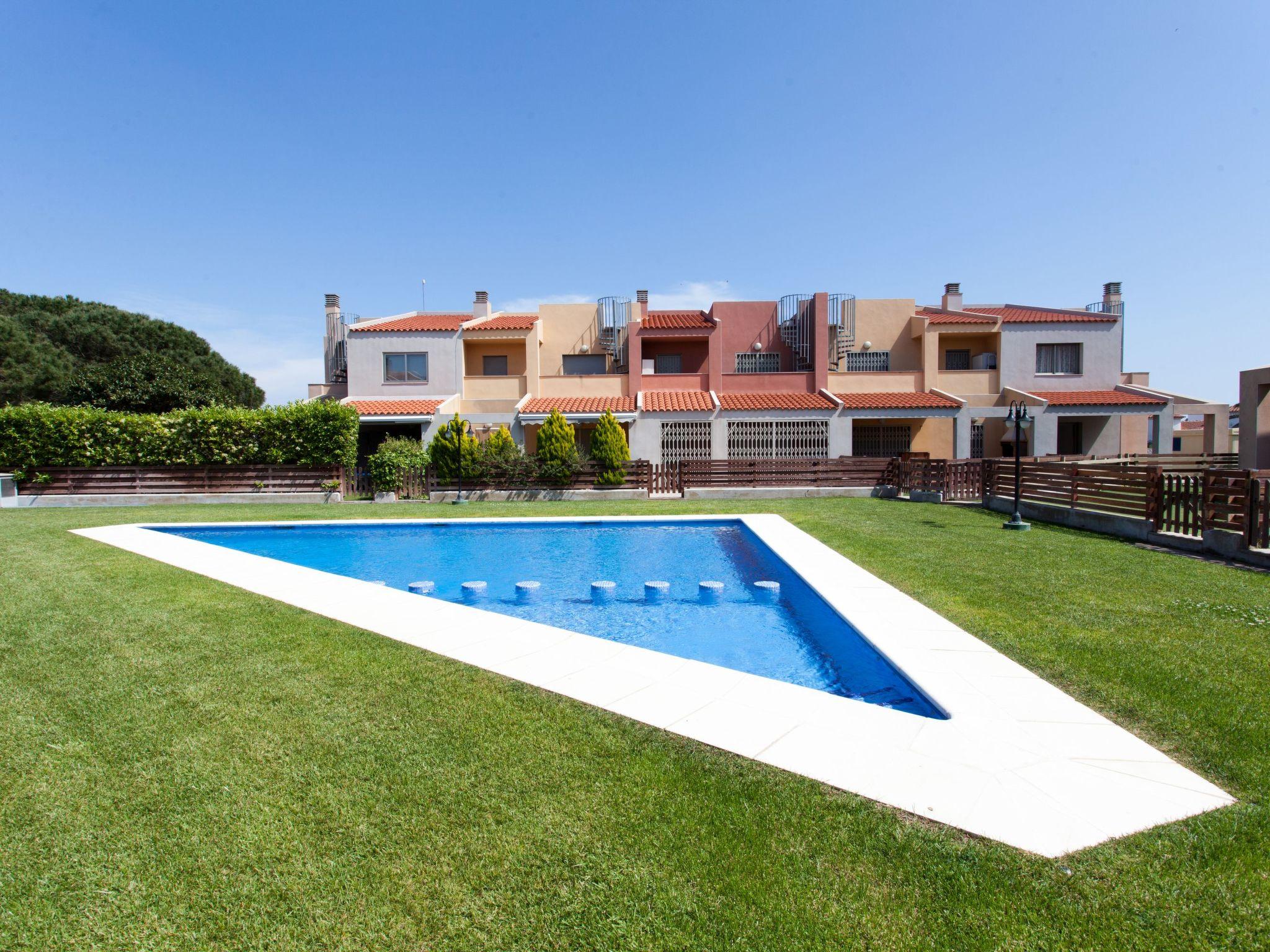 Photo 1 - Maison de 3 chambres à Mont-roig del Camp avec piscine et vues à la mer