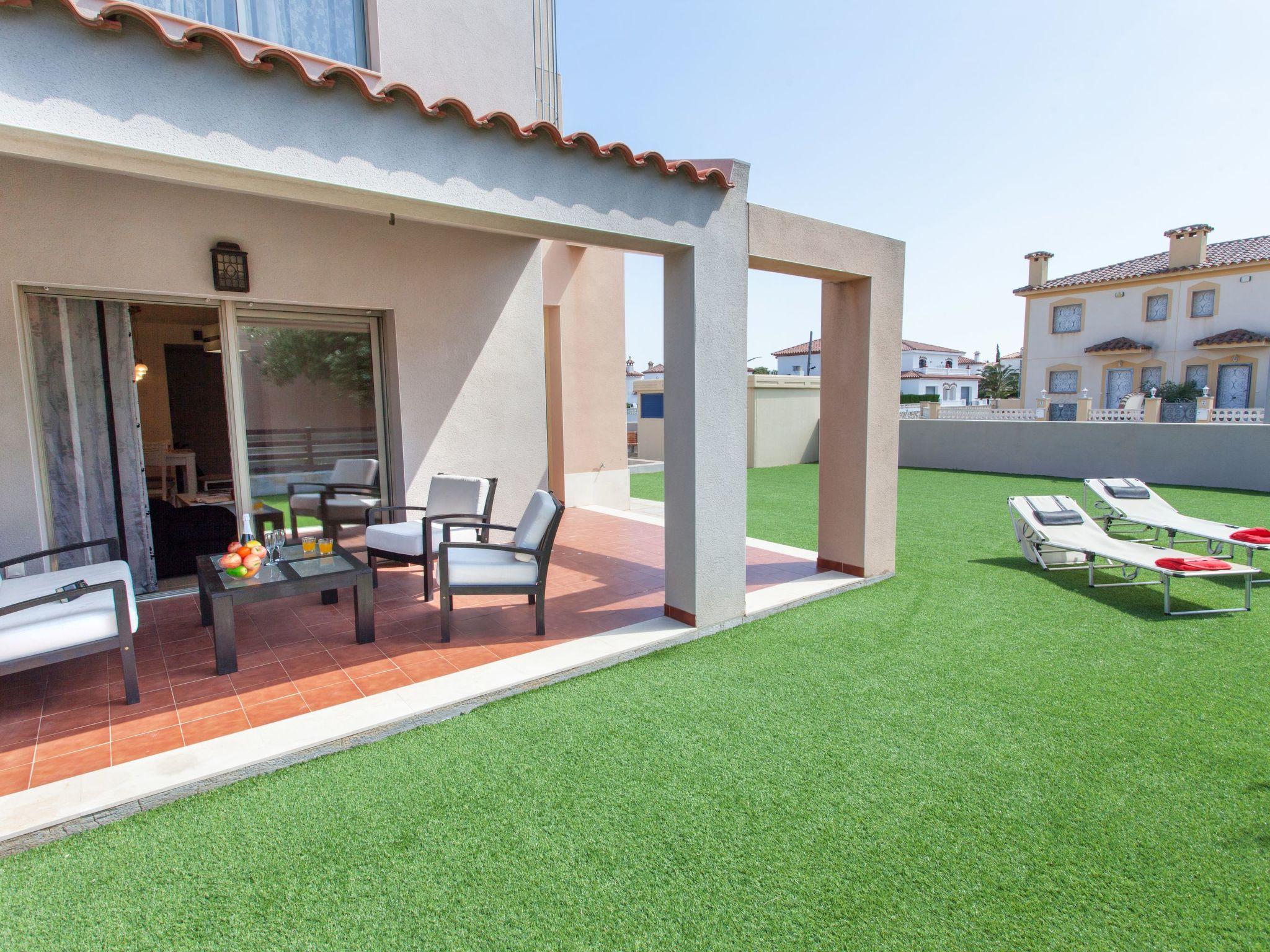 Photo 9 - 3 bedroom House in Mont-roig del Camp with swimming pool and sea view