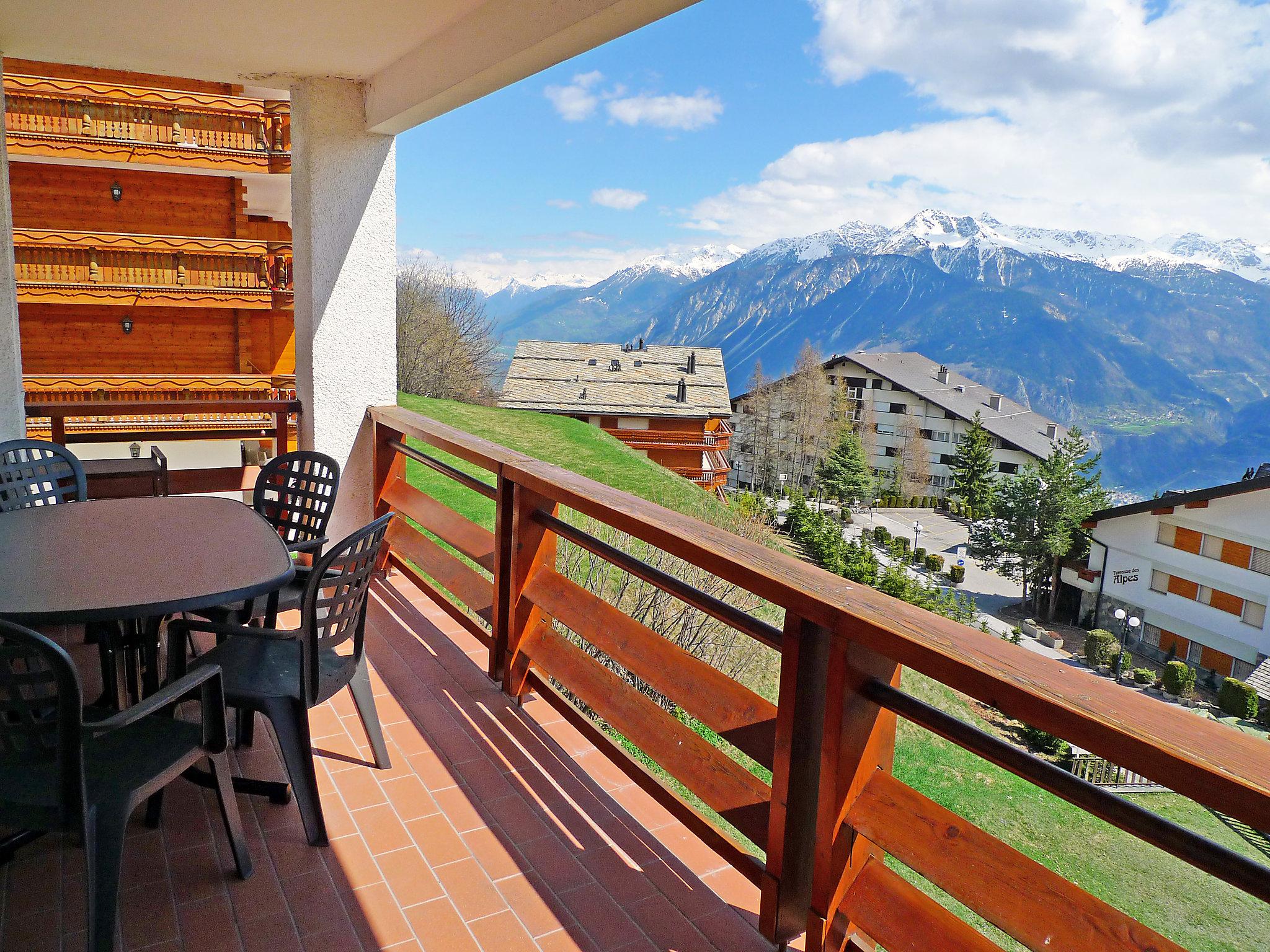 Foto 4 - Apartamento de 2 habitaciones en Crans-Montana con vistas a la montaña