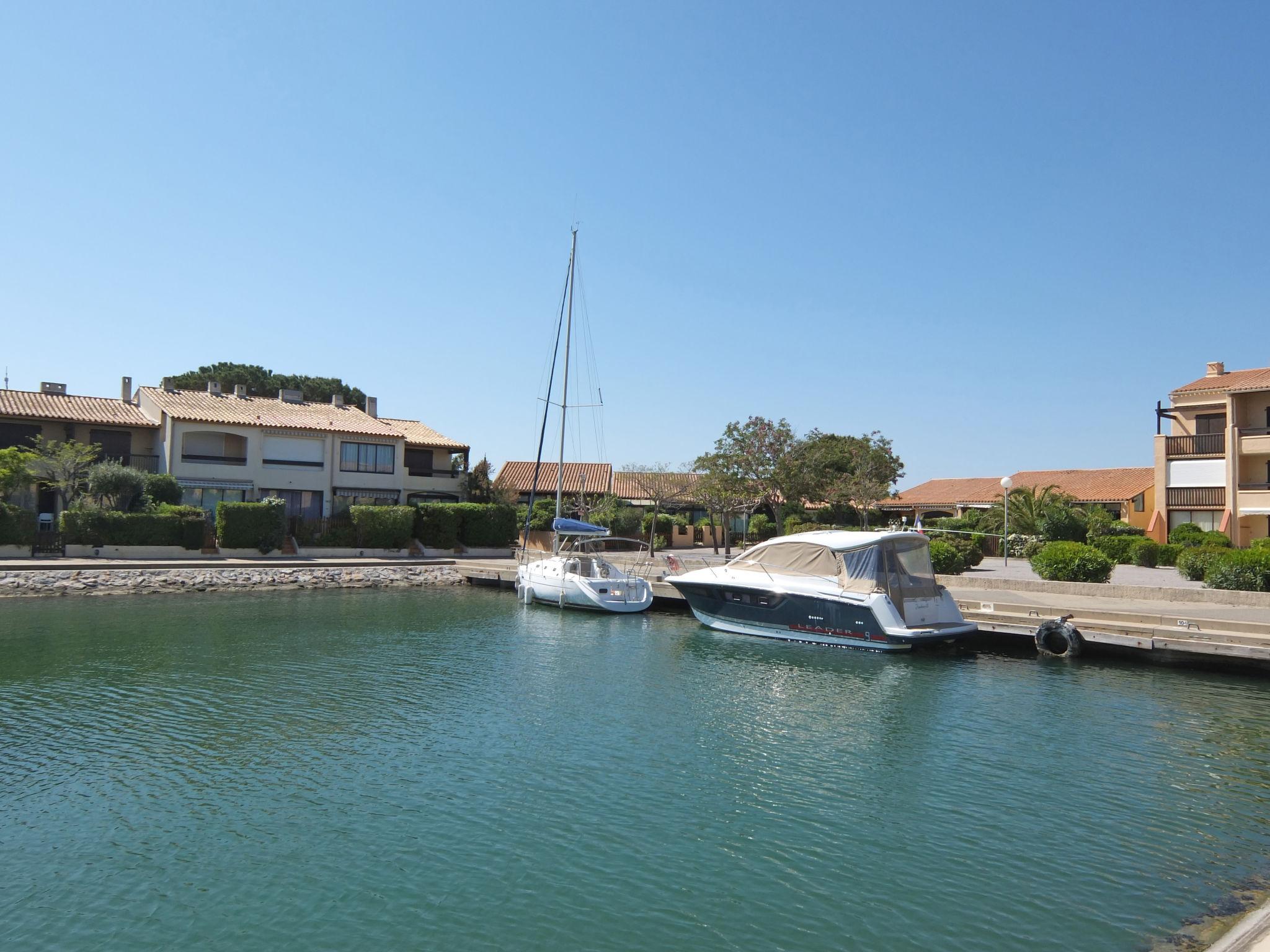 Foto 5 - Casa de 2 quartos em Saint-Cyprien com terraço e vistas do mar