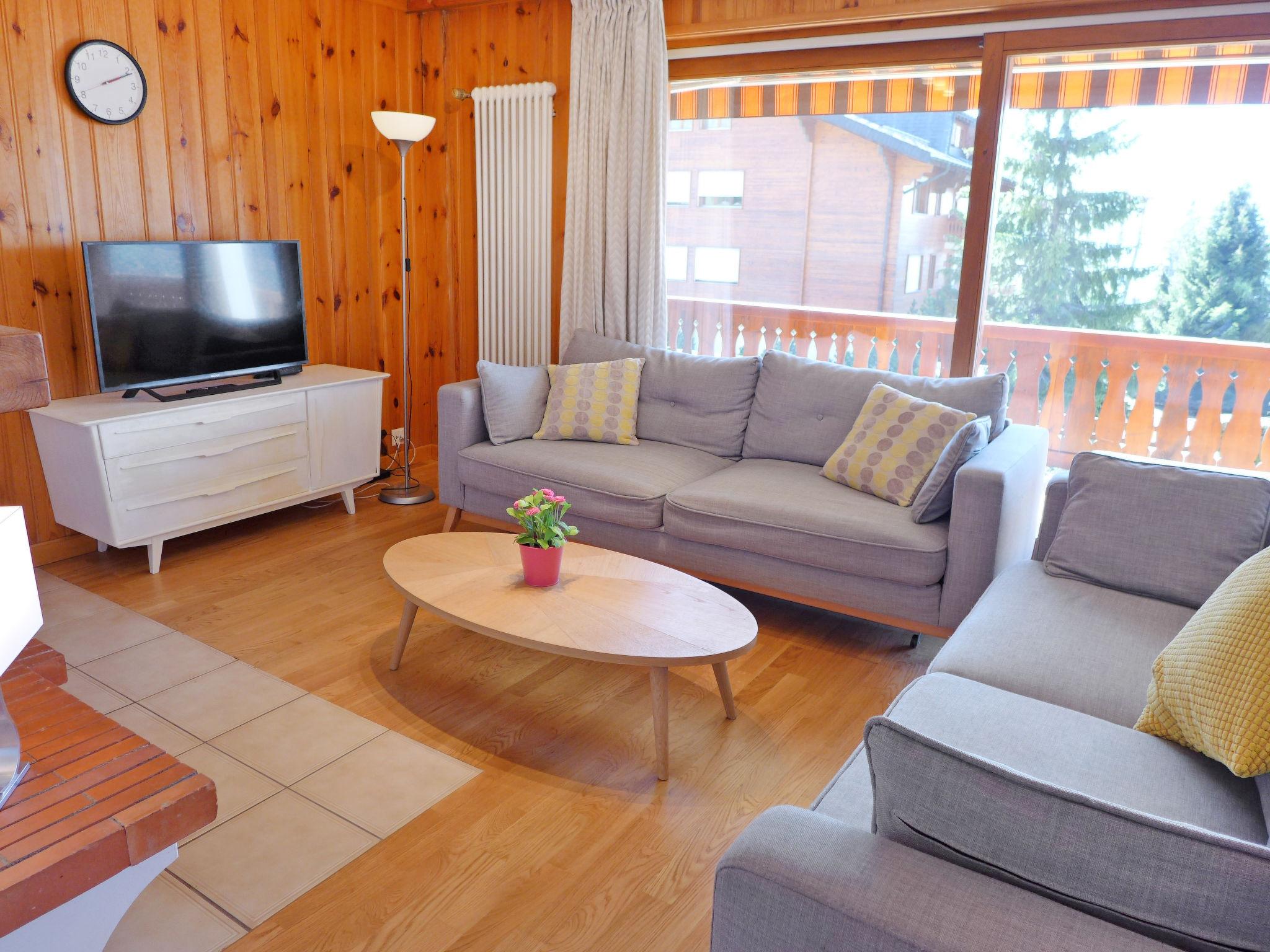 Photo 3 - 3 bedroom Apartment in Ollon with garden