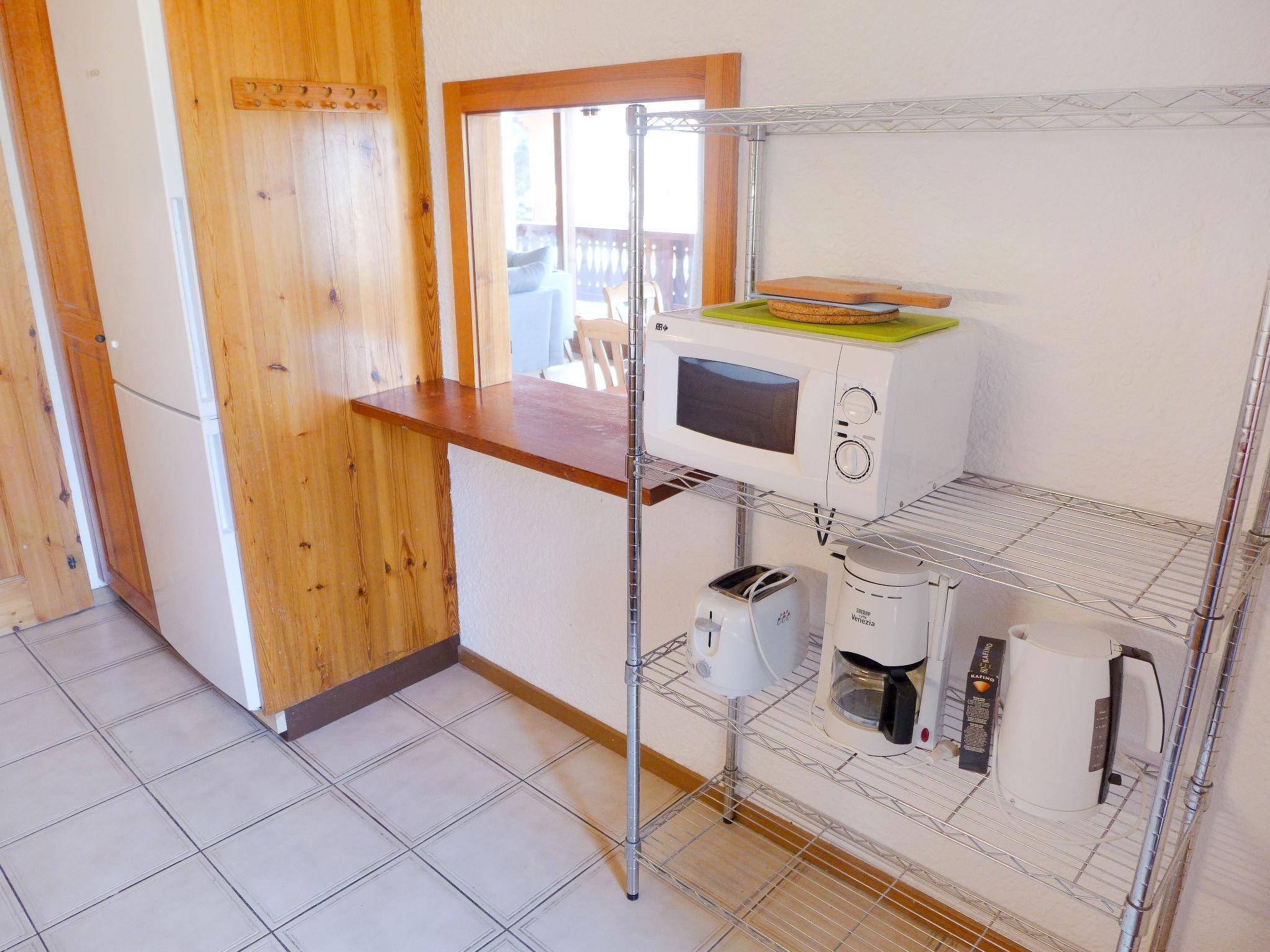 Photo 13 - 3 bedroom Apartment in Ollon with garden