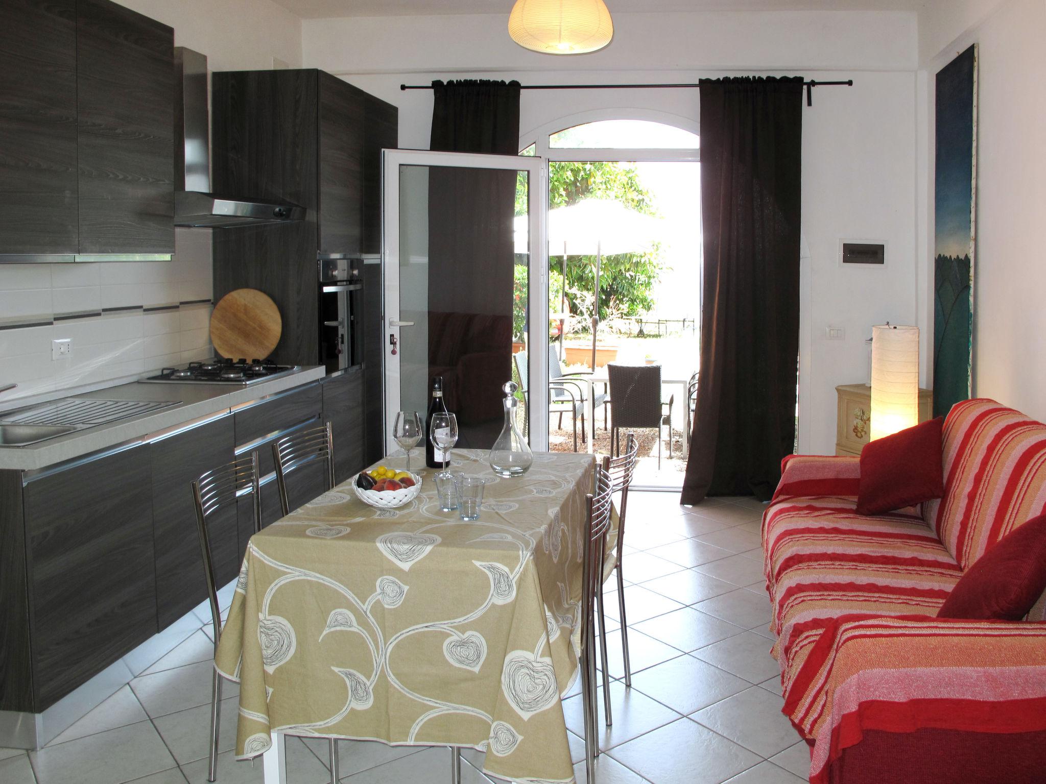 Photo 7 - 1 bedroom Apartment in Imperia with garden and terrace