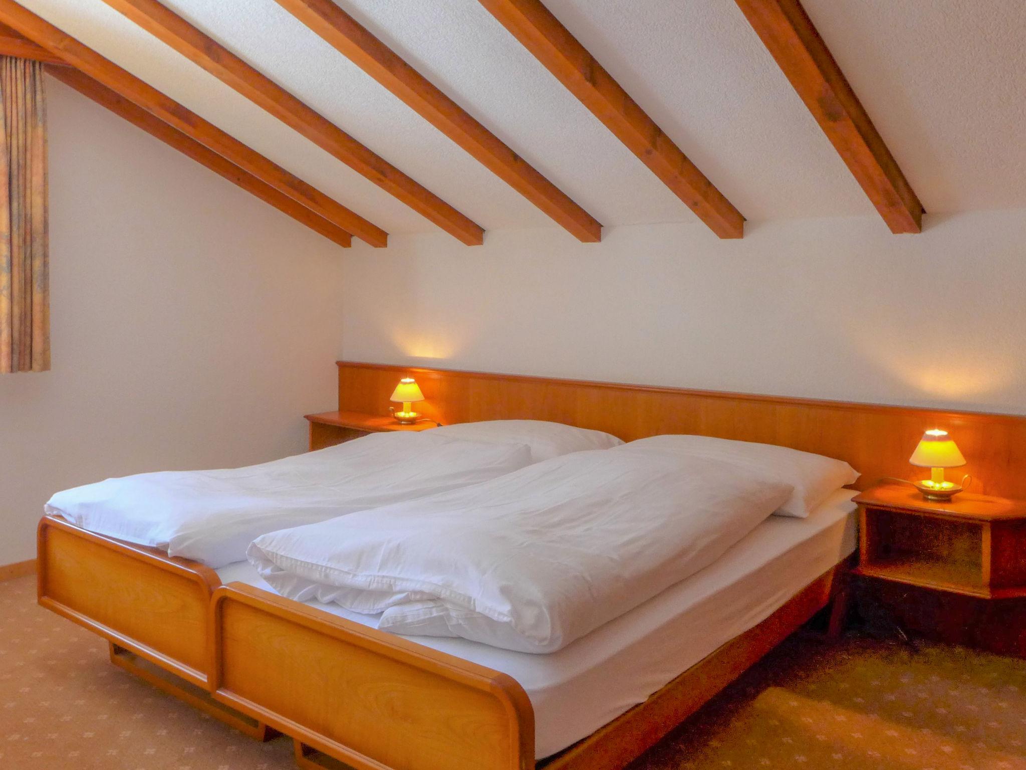 Foto 3 - Appartamento con 2 camere da letto a Zermatt con vista sulle montagne
