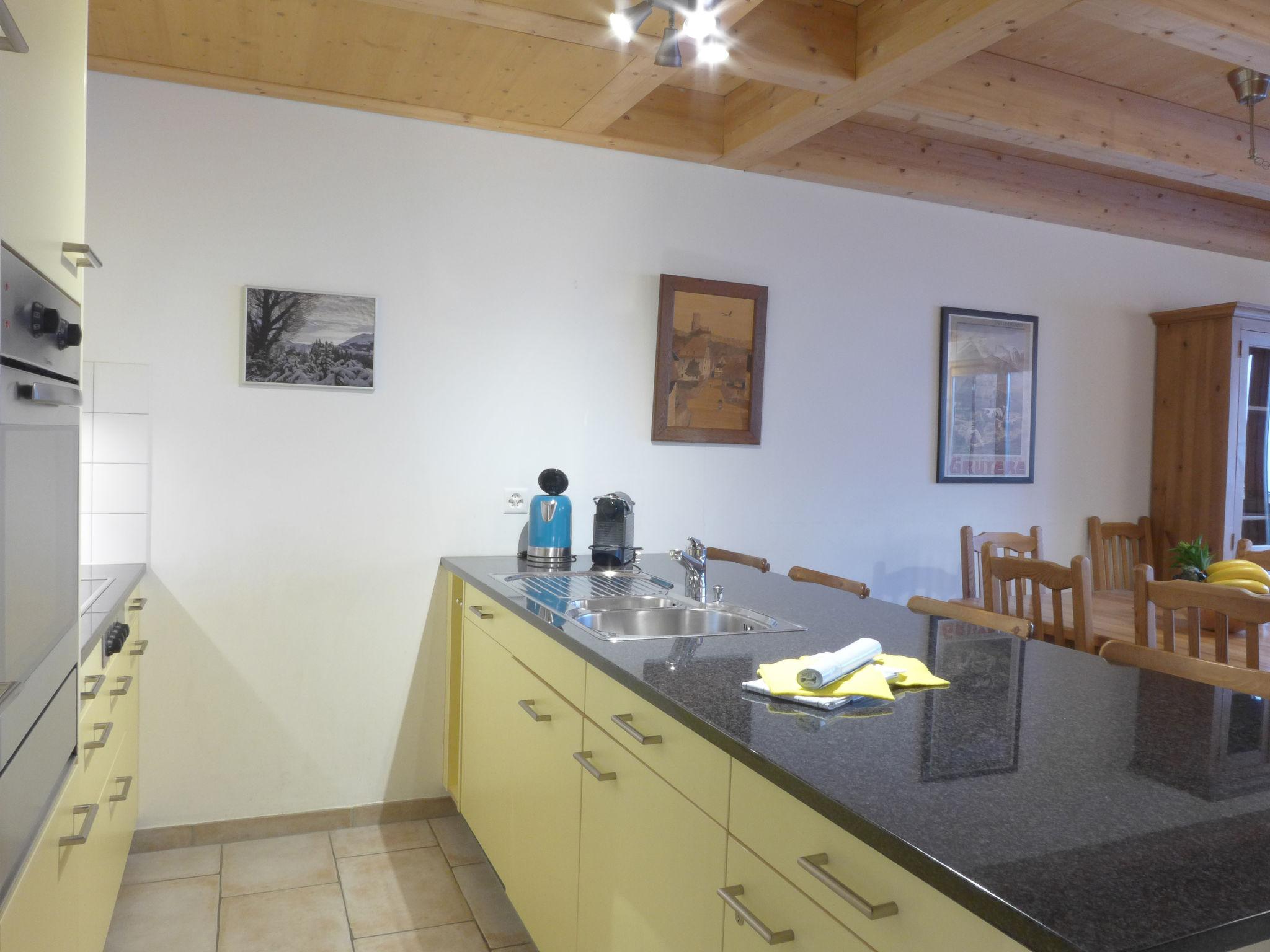 Photo 11 - 4 bedroom Apartment in Lauterbrunnen with garden