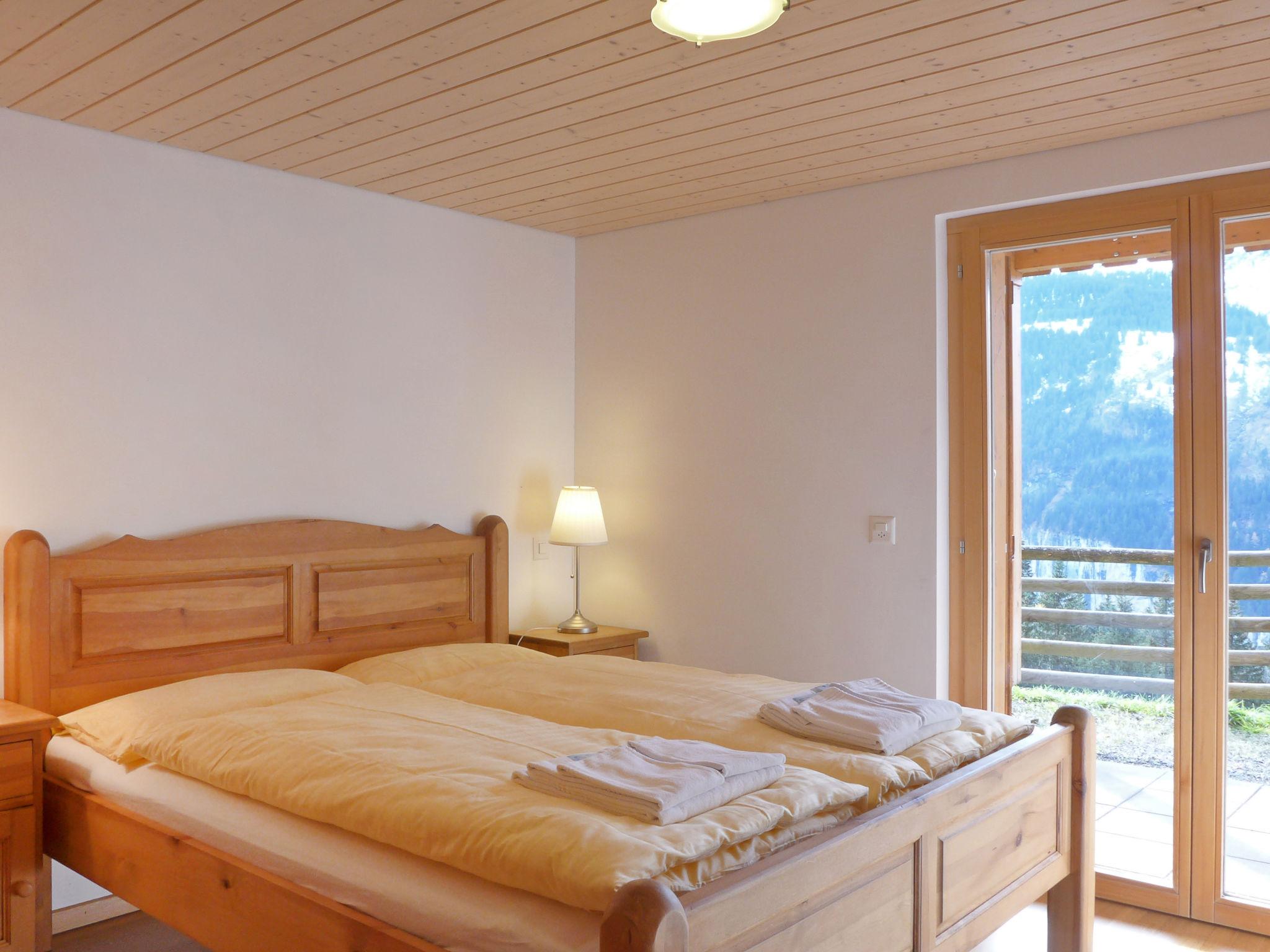 Photo 12 - Appartement de 4 chambres à Lauterbrunnen avec vues sur la montagne