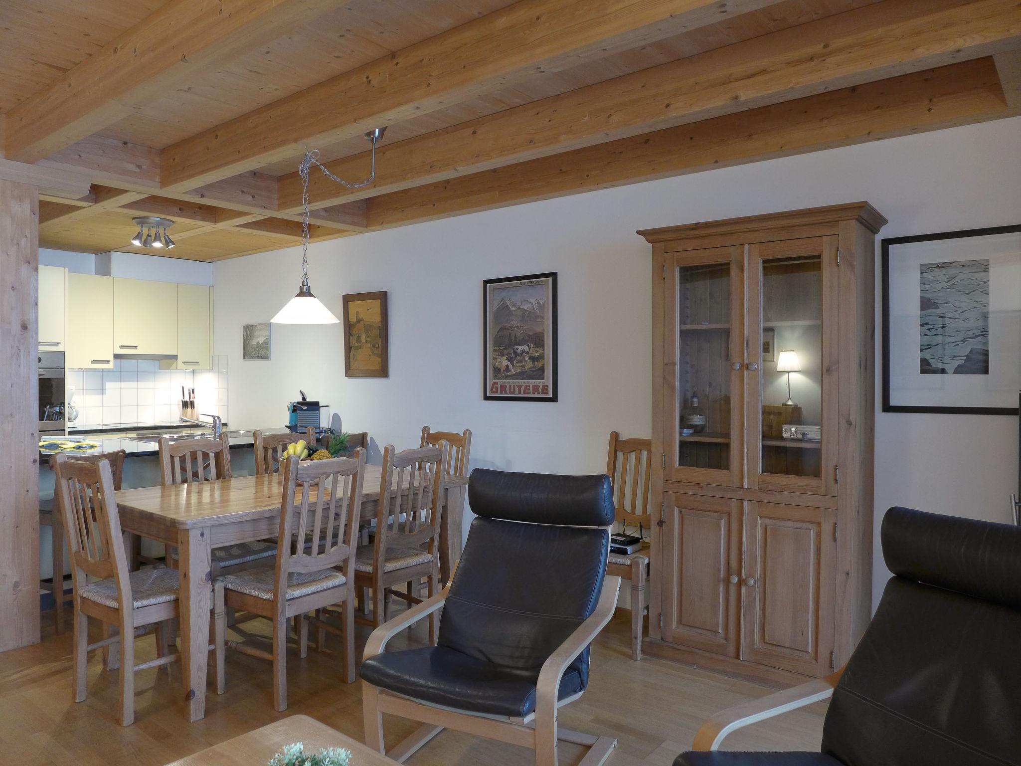 Foto 6 - Apartamento de 4 quartos em Lauterbrunnen com vista para a montanha