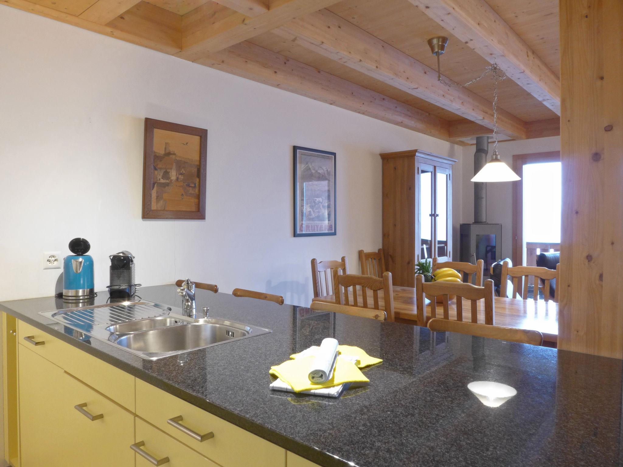 Photo 11 - 4 bedroom Apartment in Lauterbrunnen with mountain view