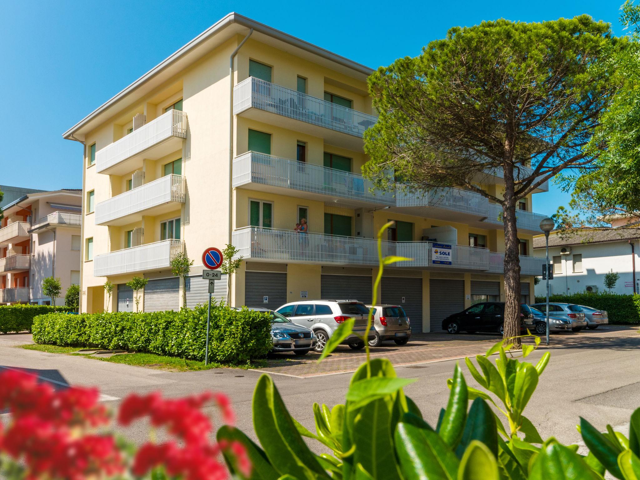 Photo 1 - Appartement de 2 chambres à San Michele al Tagliamento avec vues à la mer