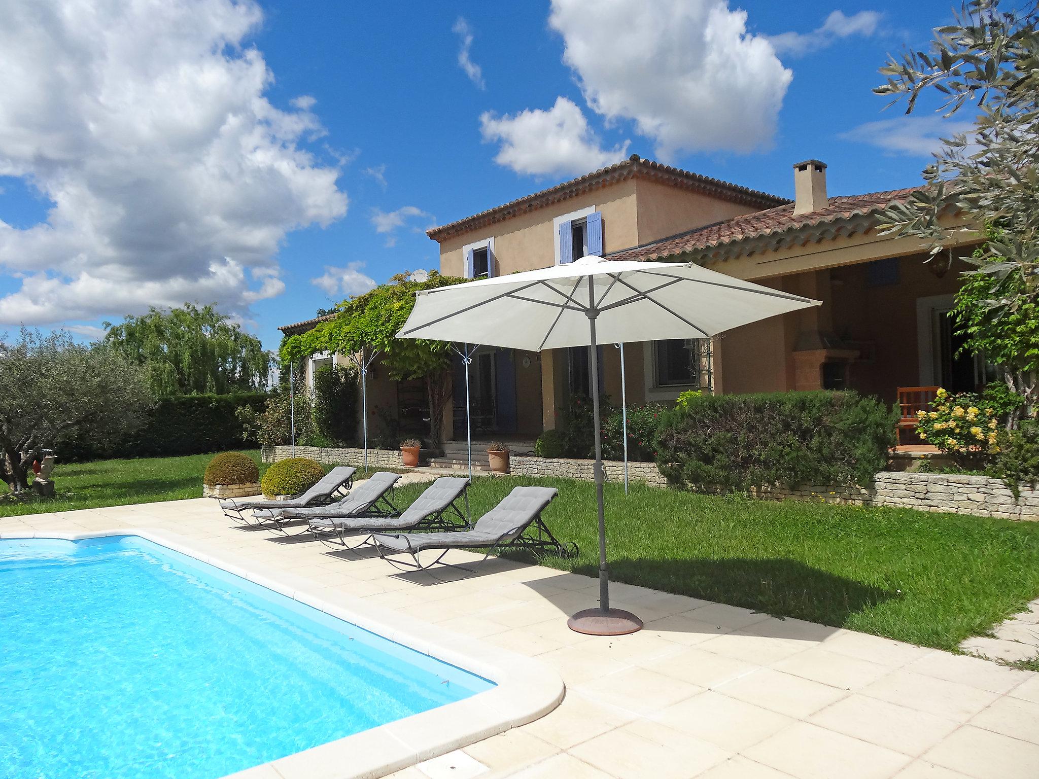 Foto 1 - Casa de 4 quartos em Velleron com piscina privada e terraço