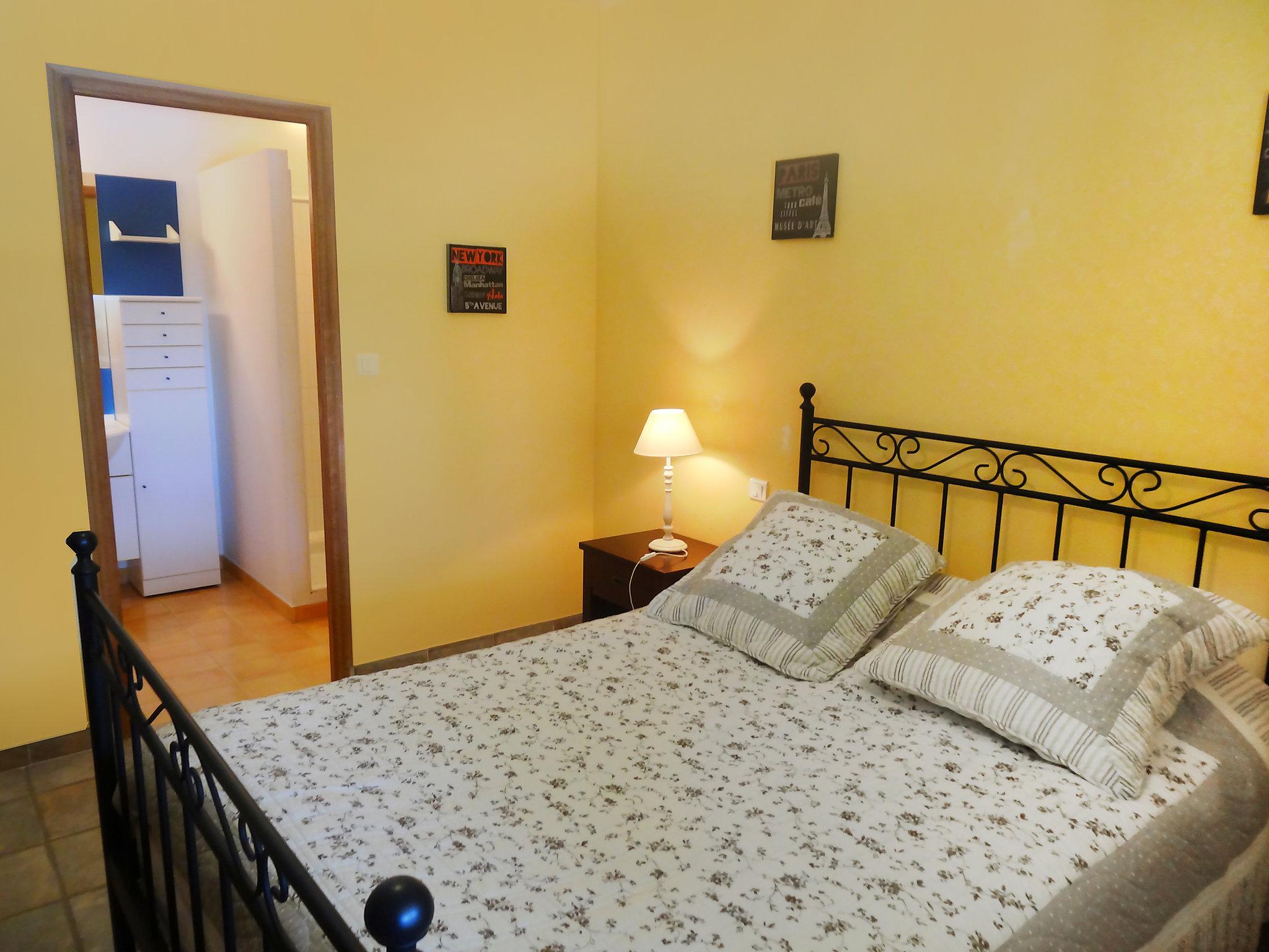 Photo 9 - 4 bedroom House in Velleron with private pool and terrace