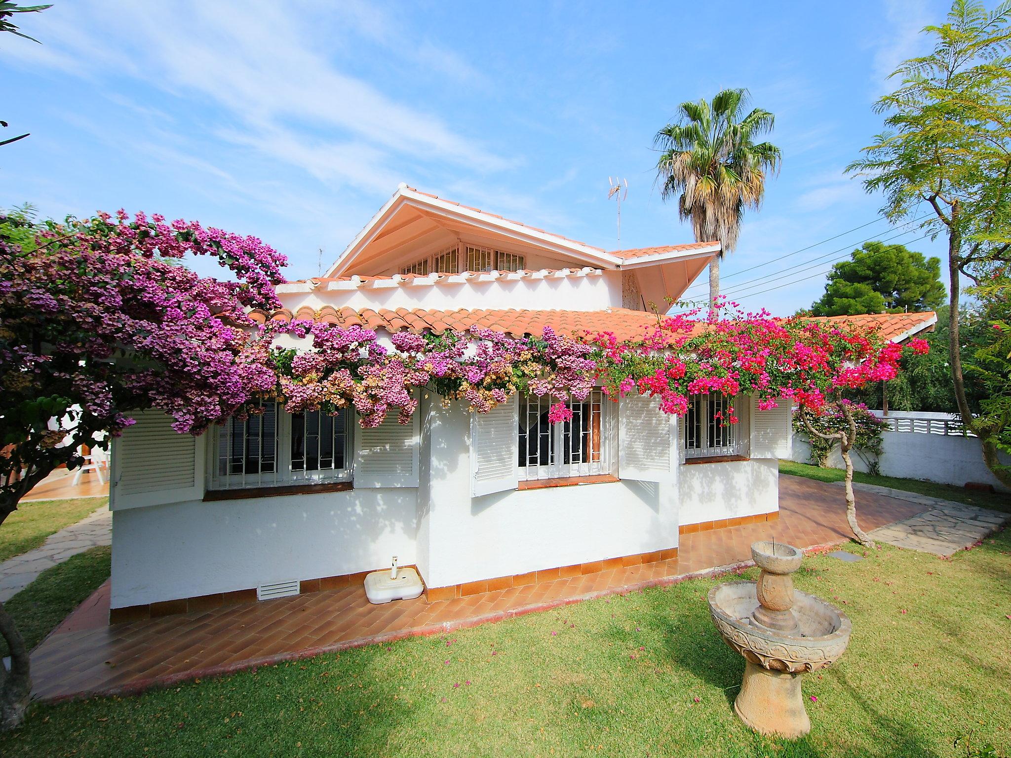 Photo 1 - Maison de 4 chambres à Cambrils avec jardin et vues à la mer