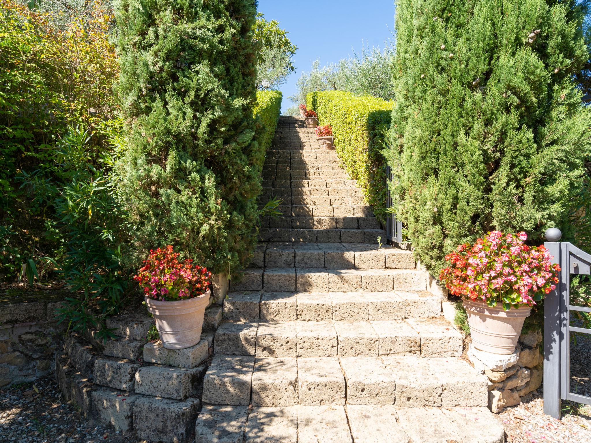 Foto 42 - Haus mit 3 Schlafzimmern in San Gimignano mit privater pool und garten