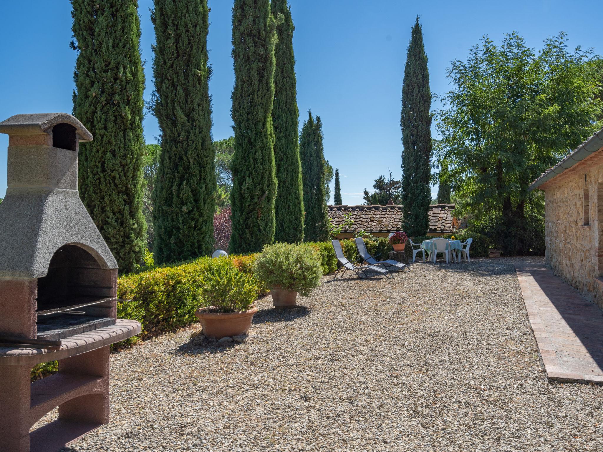 Foto 32 - Casa de 3 habitaciones en San Gimignano con piscina privada y jardín