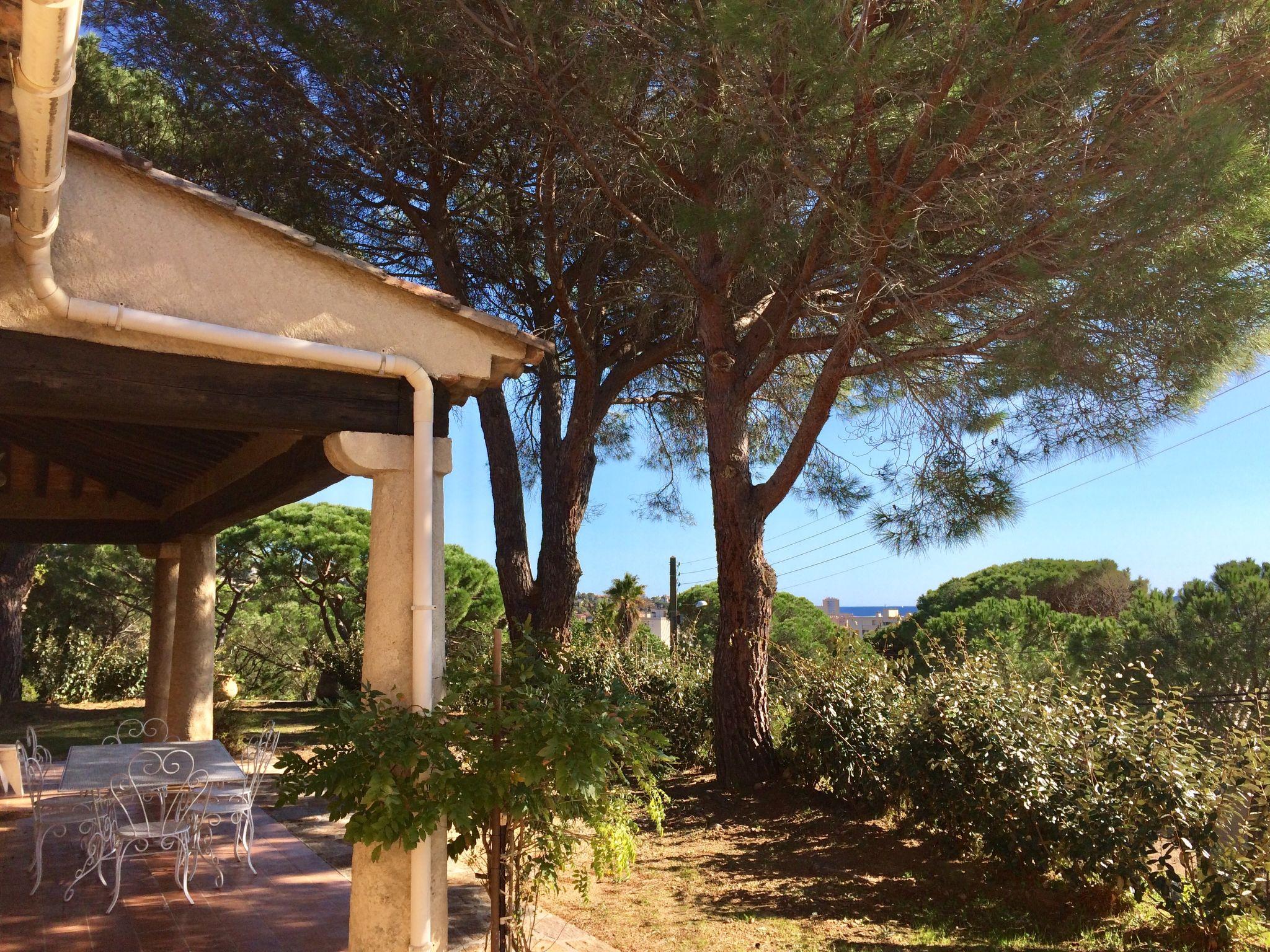 Foto 1 - Casa de 4 habitaciones en Sainte-Maxime con terraza y vistas al mar
