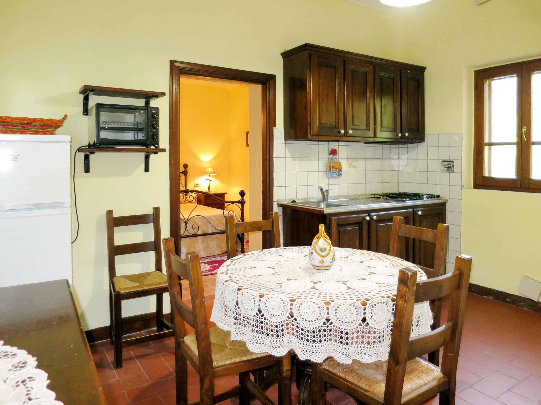 Photo 8 - 2 bedroom House in Monte Santa Maria Tiberina with swimming pool and garden