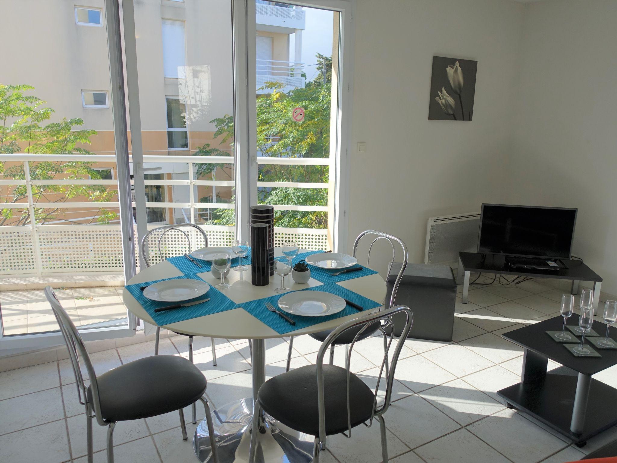 Foto 6 - Apartment mit 1 Schlafzimmer in Cagnes-sur-Mer mit schwimmbad und blick aufs meer