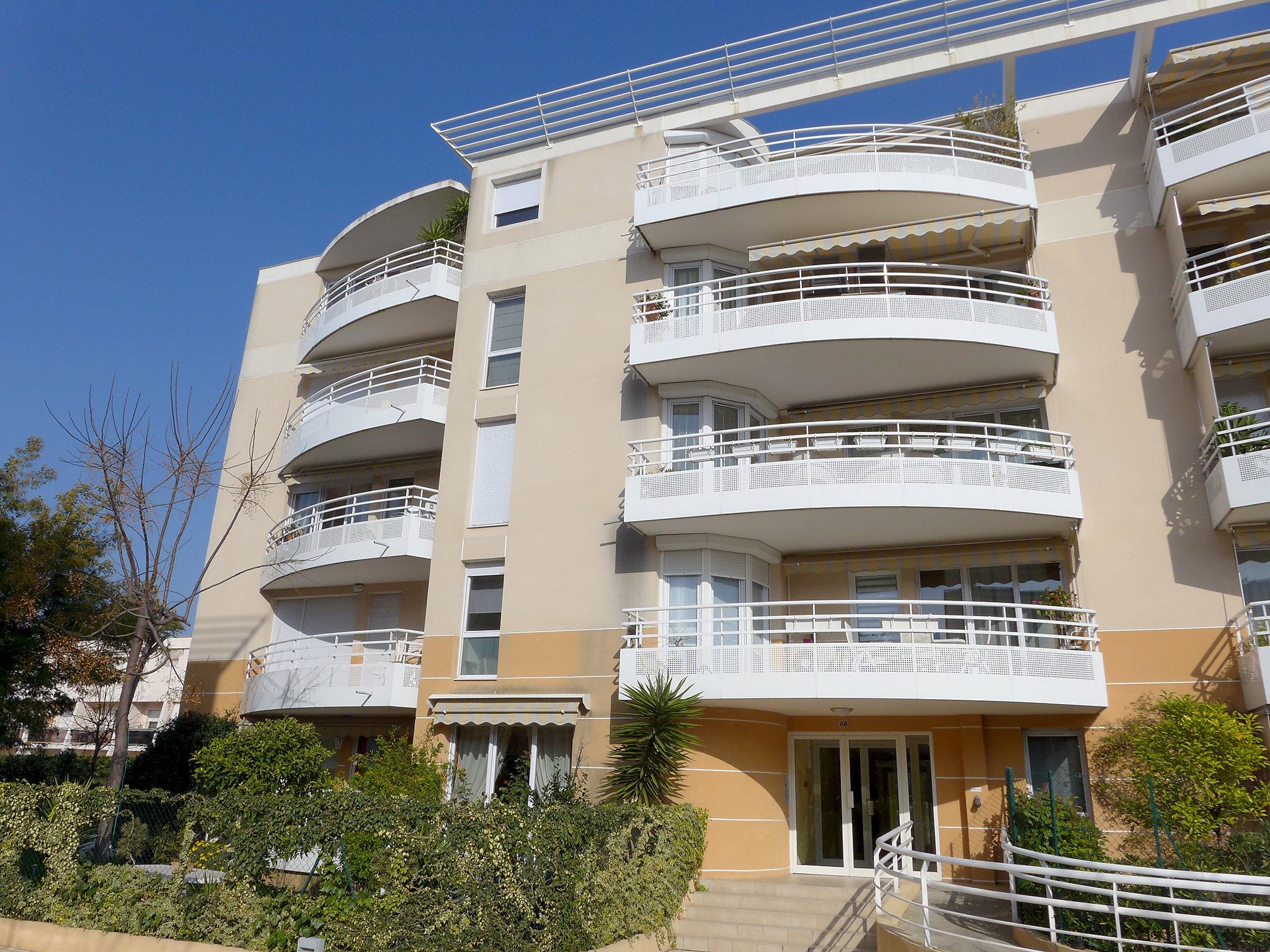 Foto 12 - Apartamento de 1 quarto em Cagnes-sur-Mer com piscina e jardim