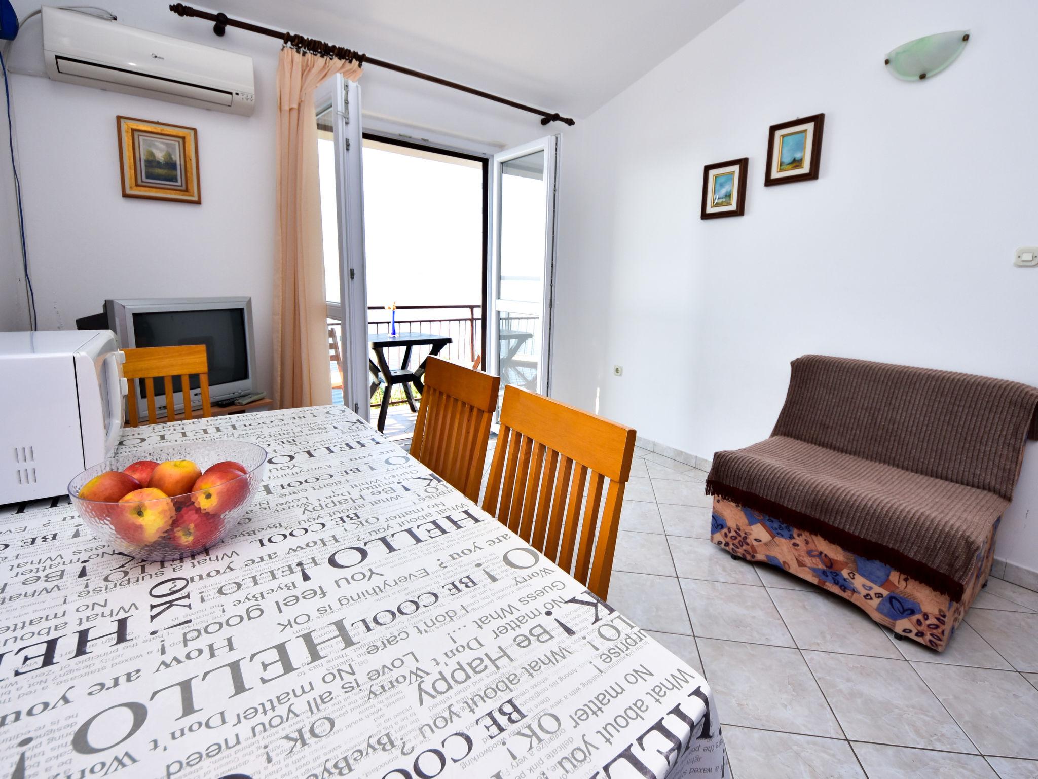 Foto 3 - Apartamento de 1 habitación en Starigrad con terraza y vistas al mar