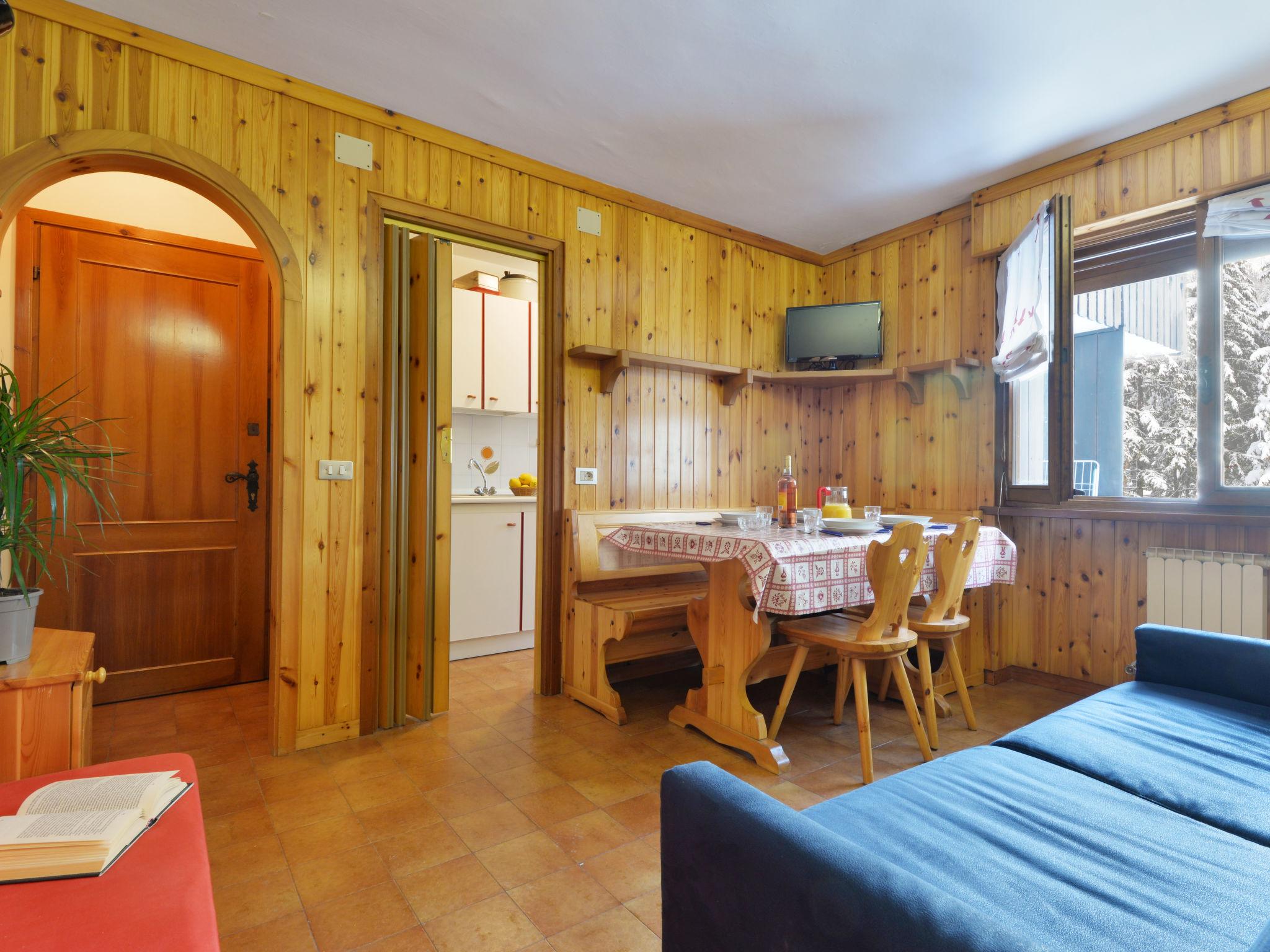 Photo 7 - 1 bedroom Apartment in Campitello di Fassa with mountain view