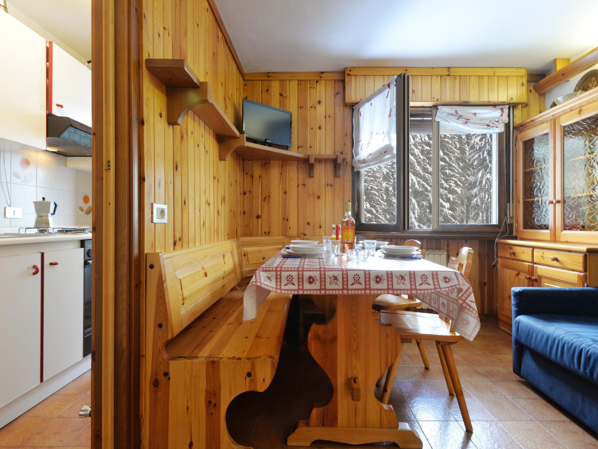 Foto 4 - Apartment mit 1 Schlafzimmer in Campitello di Fassa