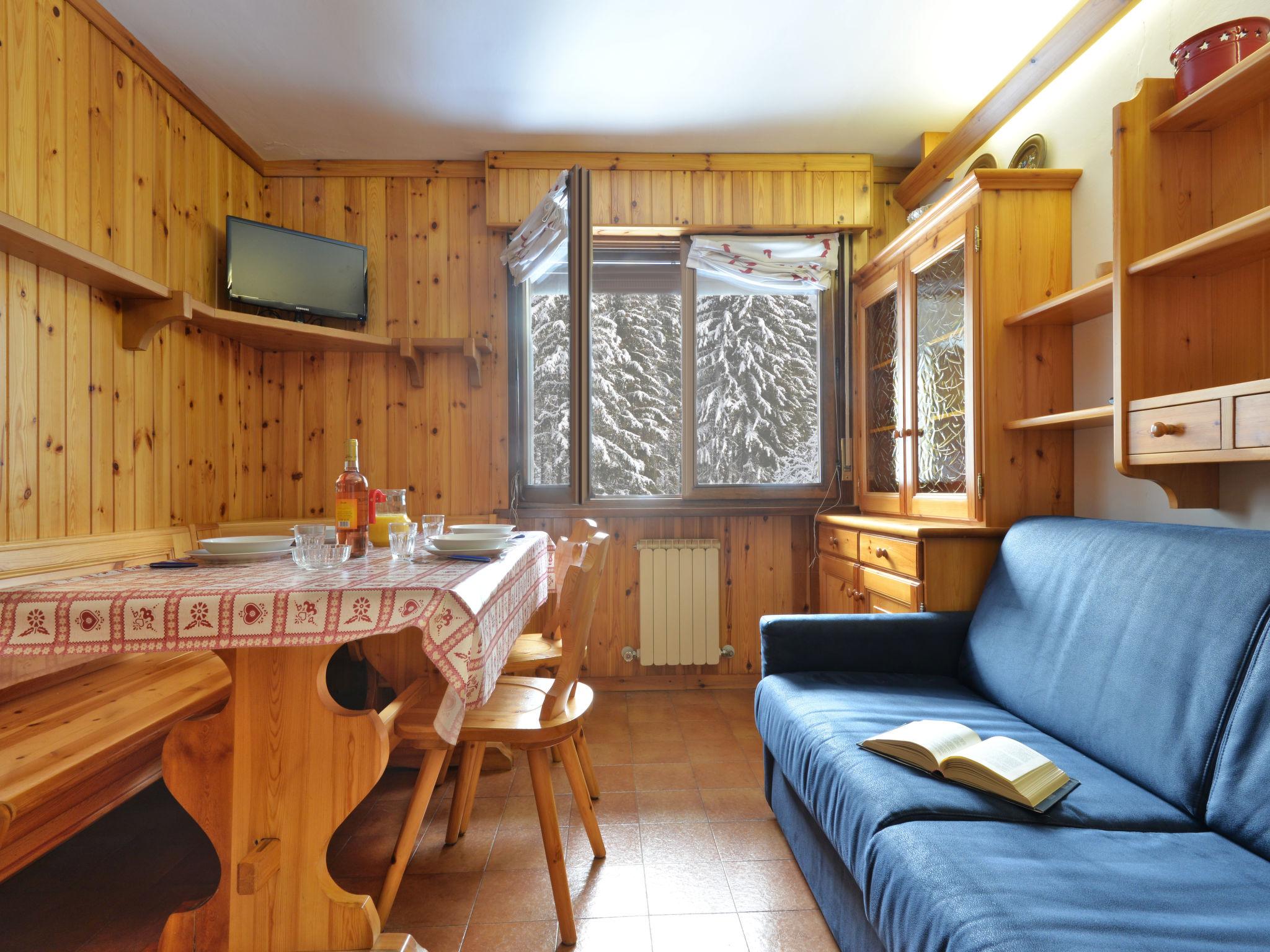 Foto 5 - Apartamento de 1 quarto em Campitello di Fassa com vista para a montanha