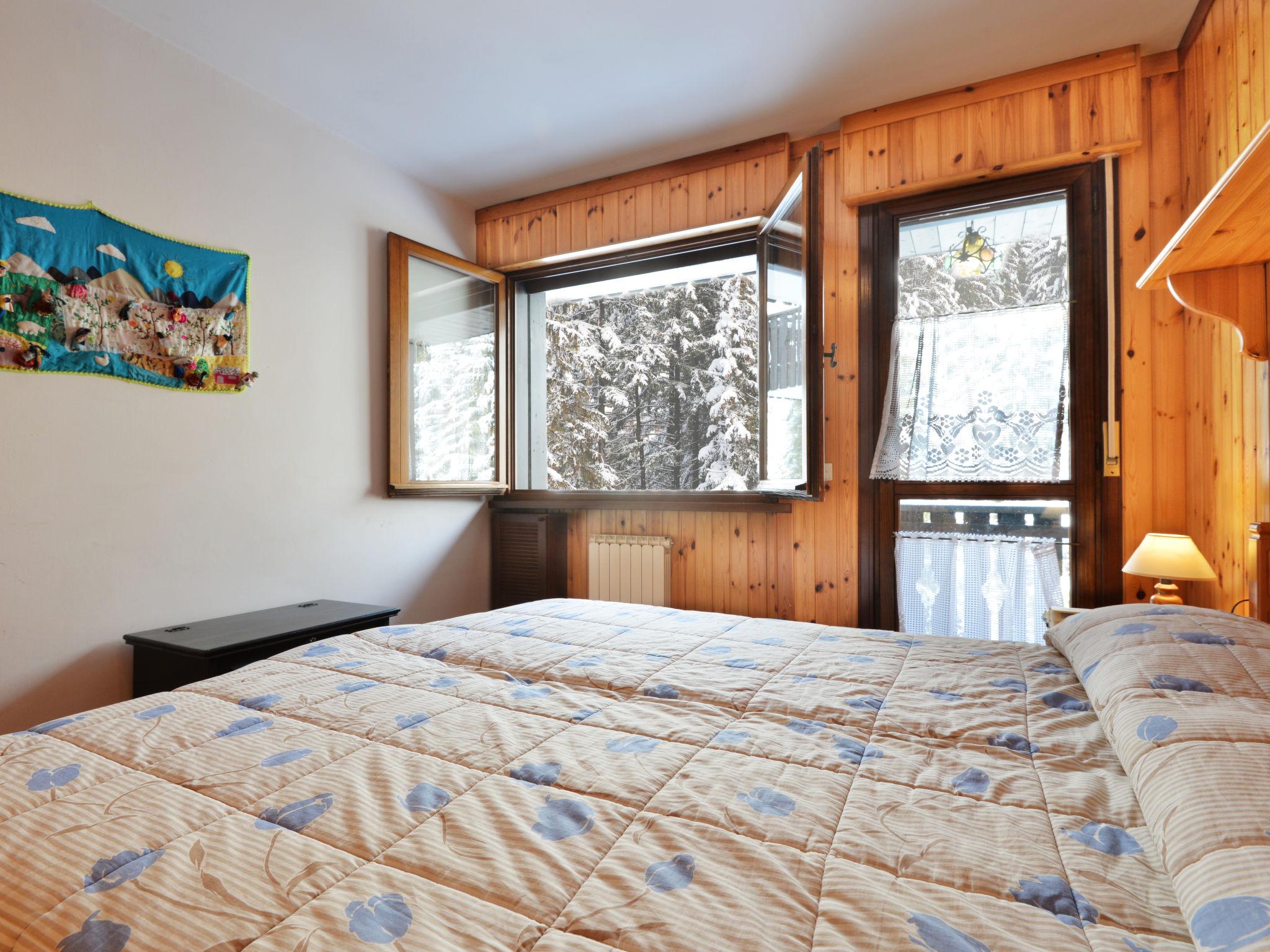 Foto 9 - Apartment mit 1 Schlafzimmer in Campitello di Fassa mit blick auf die berge