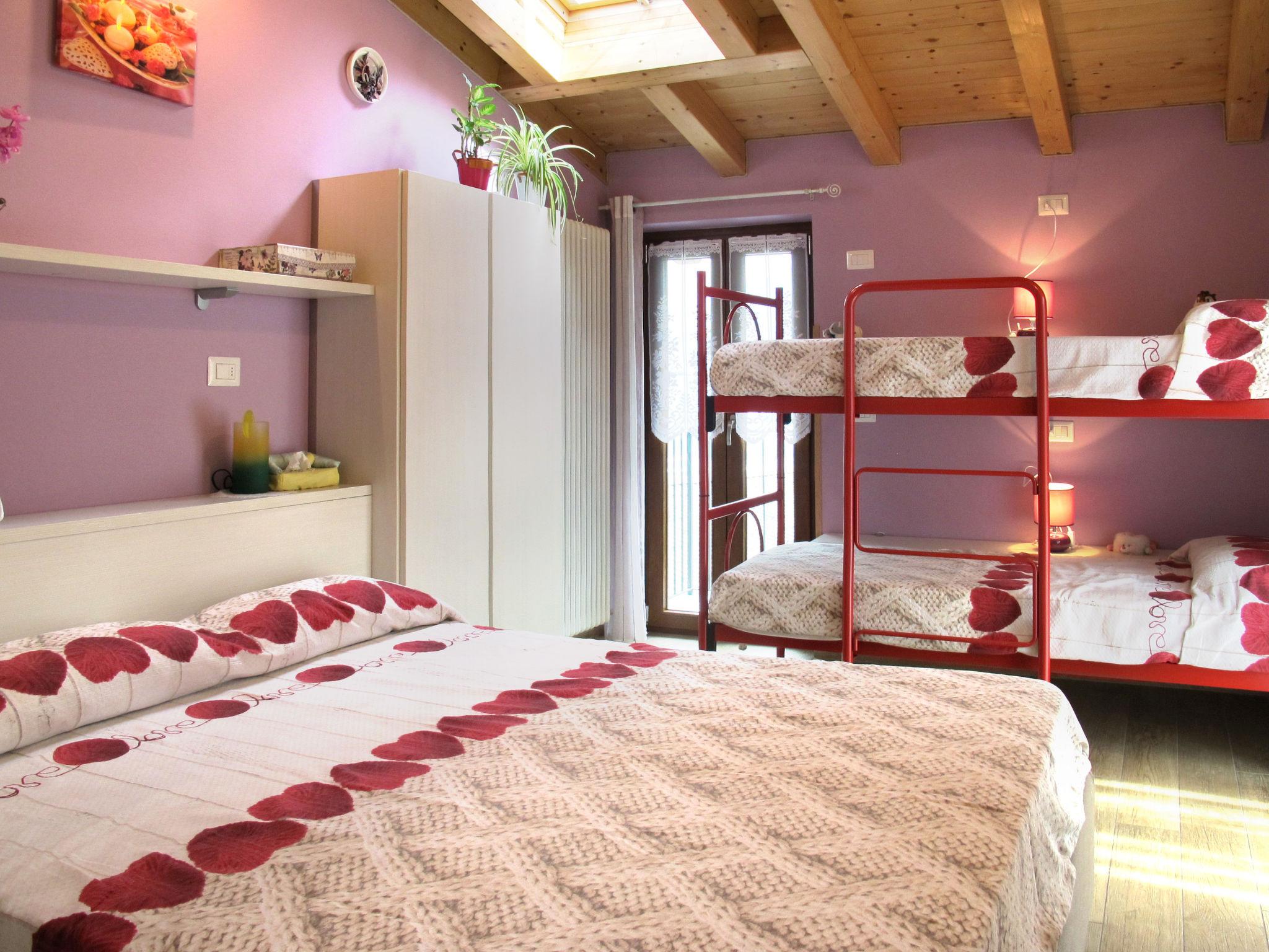 Foto 11 - Haus mit 1 Schlafzimmer in Cercino mit garten und blick auf die berge