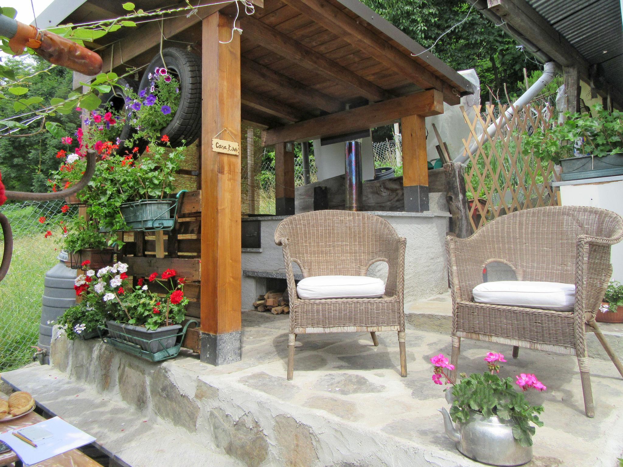 Photo 1 - Maison de 1 chambre à Cercino avec jardin et vues sur la montagne