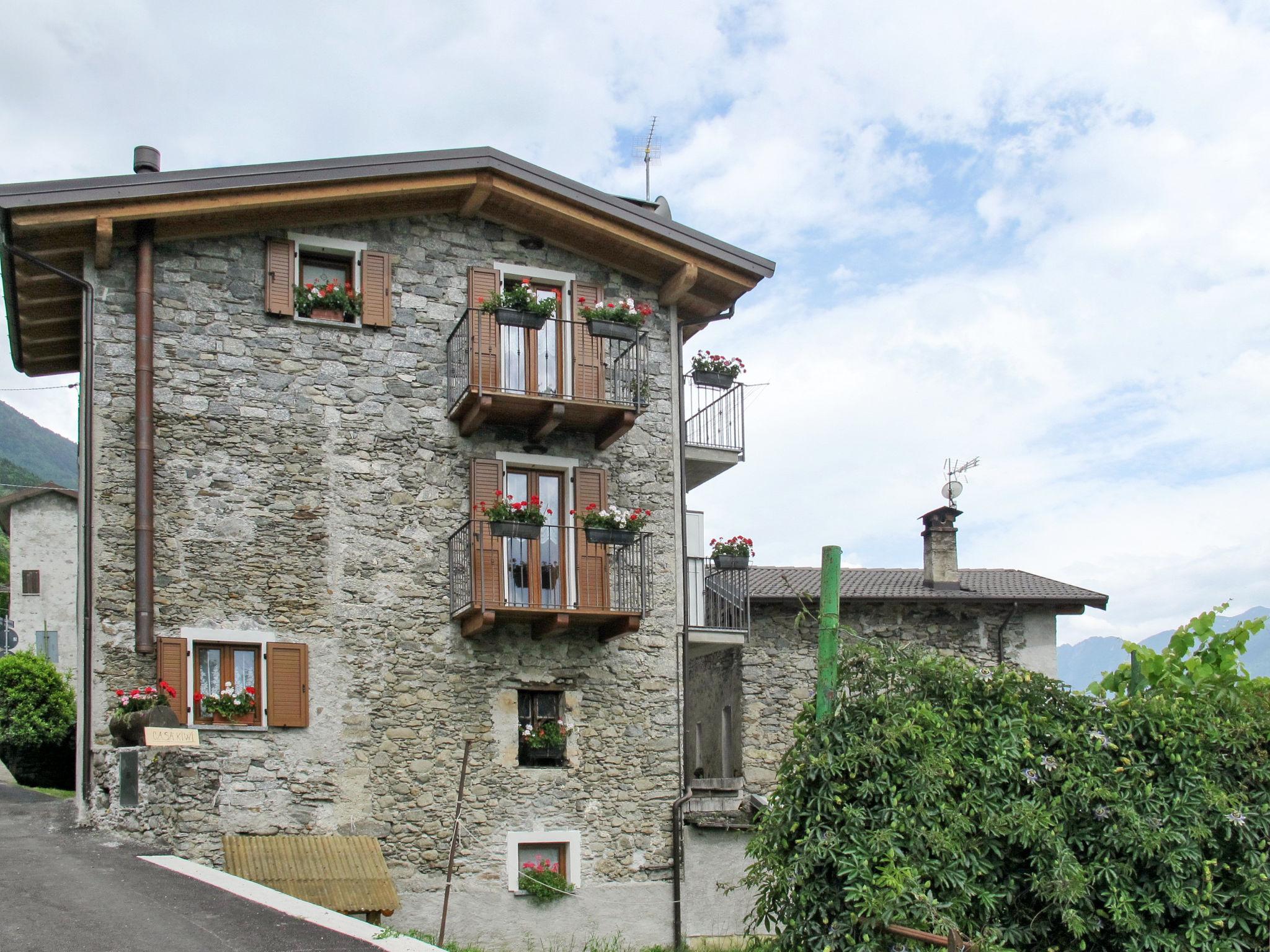 Photo 23 - Maison de 1 chambre à Cercino avec jardin et vues sur la montagne