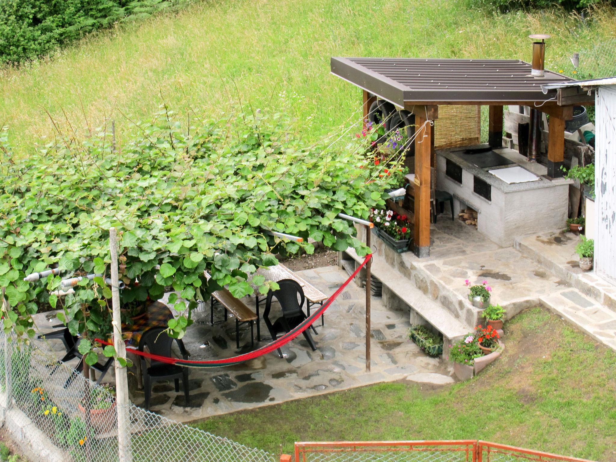 Photo 22 - Maison de 1 chambre à Cercino avec jardin et vues sur la montagne