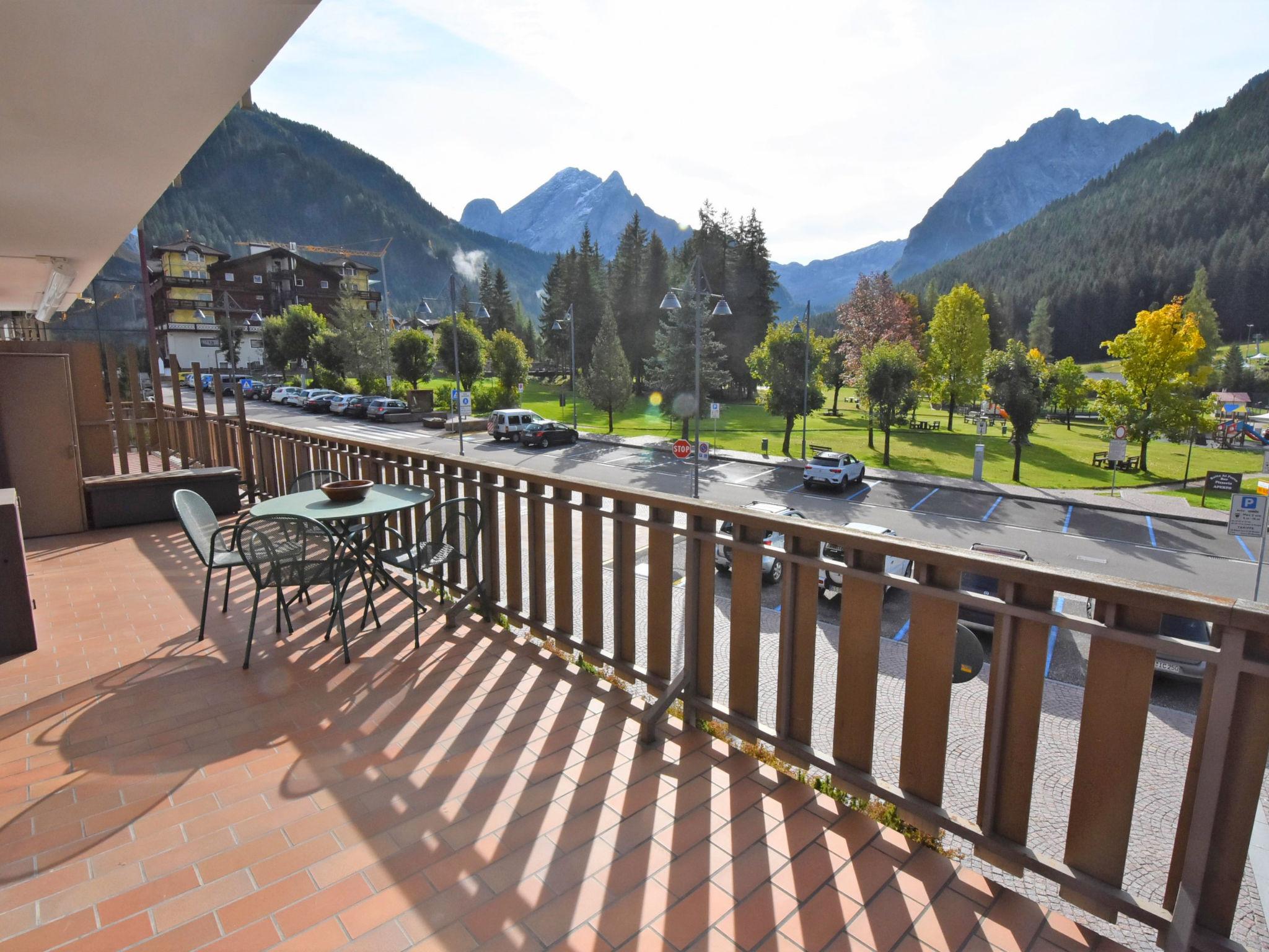 Photo 21 - Appartement de 3 chambres à Canazei avec terrasse et vues sur la montagne