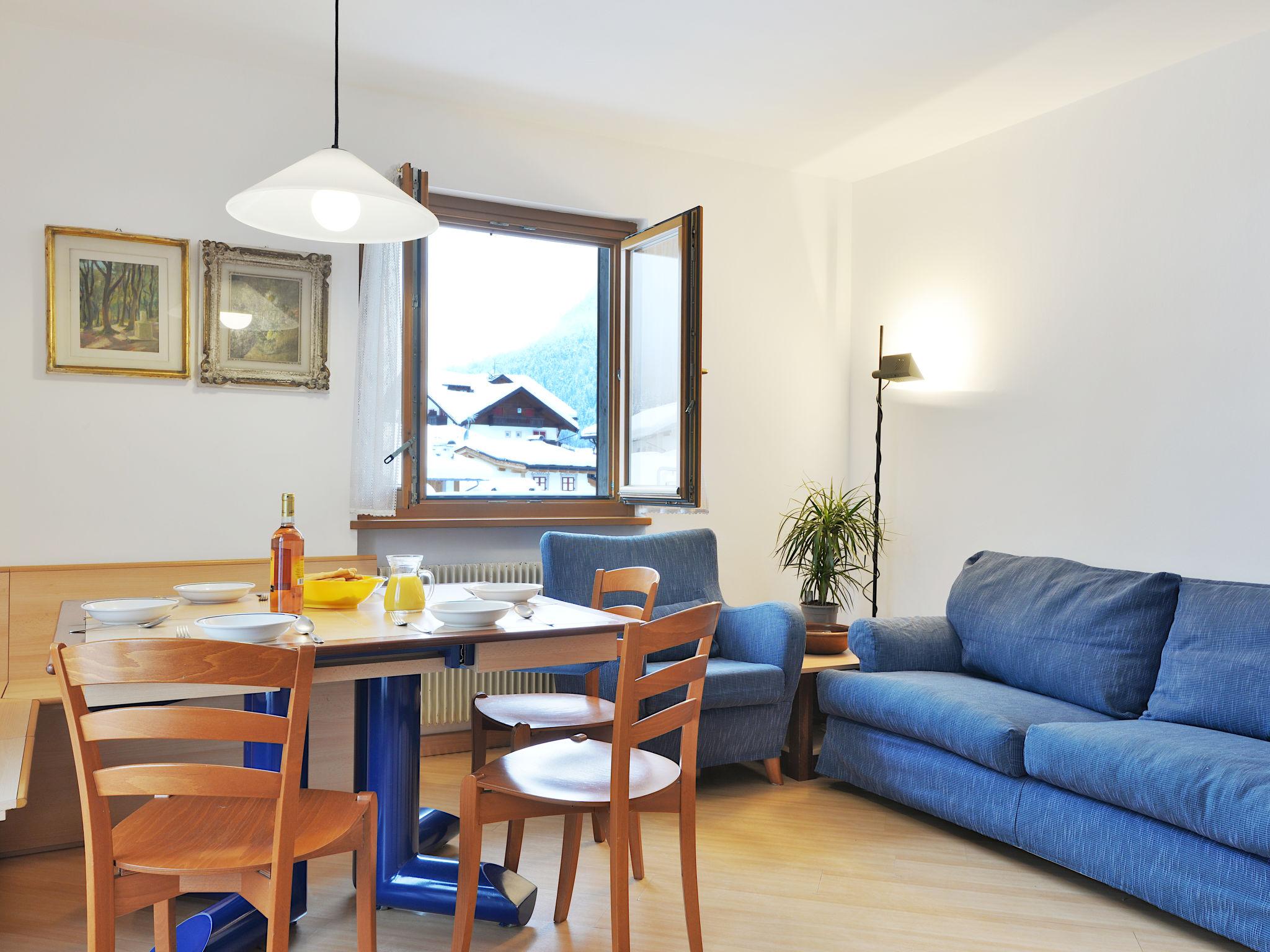 Foto 1 - Apartment mit 3 Schlafzimmern in Canazei mit terrasse und blick auf die berge