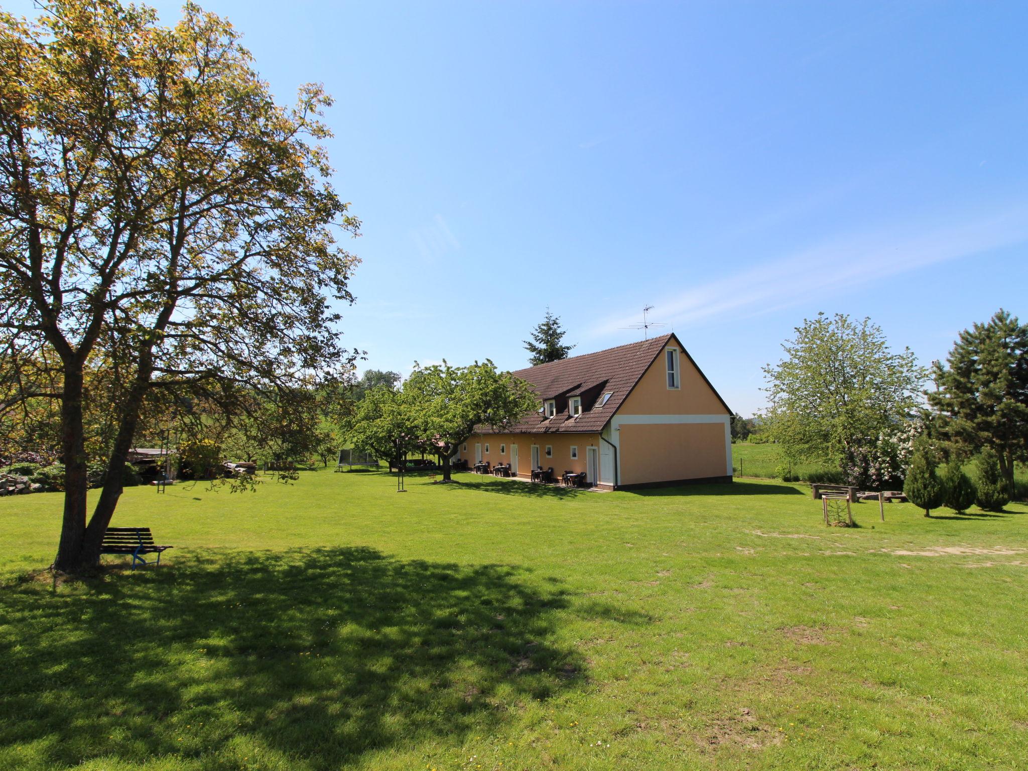 Photo 19 - Appartement de 2 chambres à Rabyně avec jardin