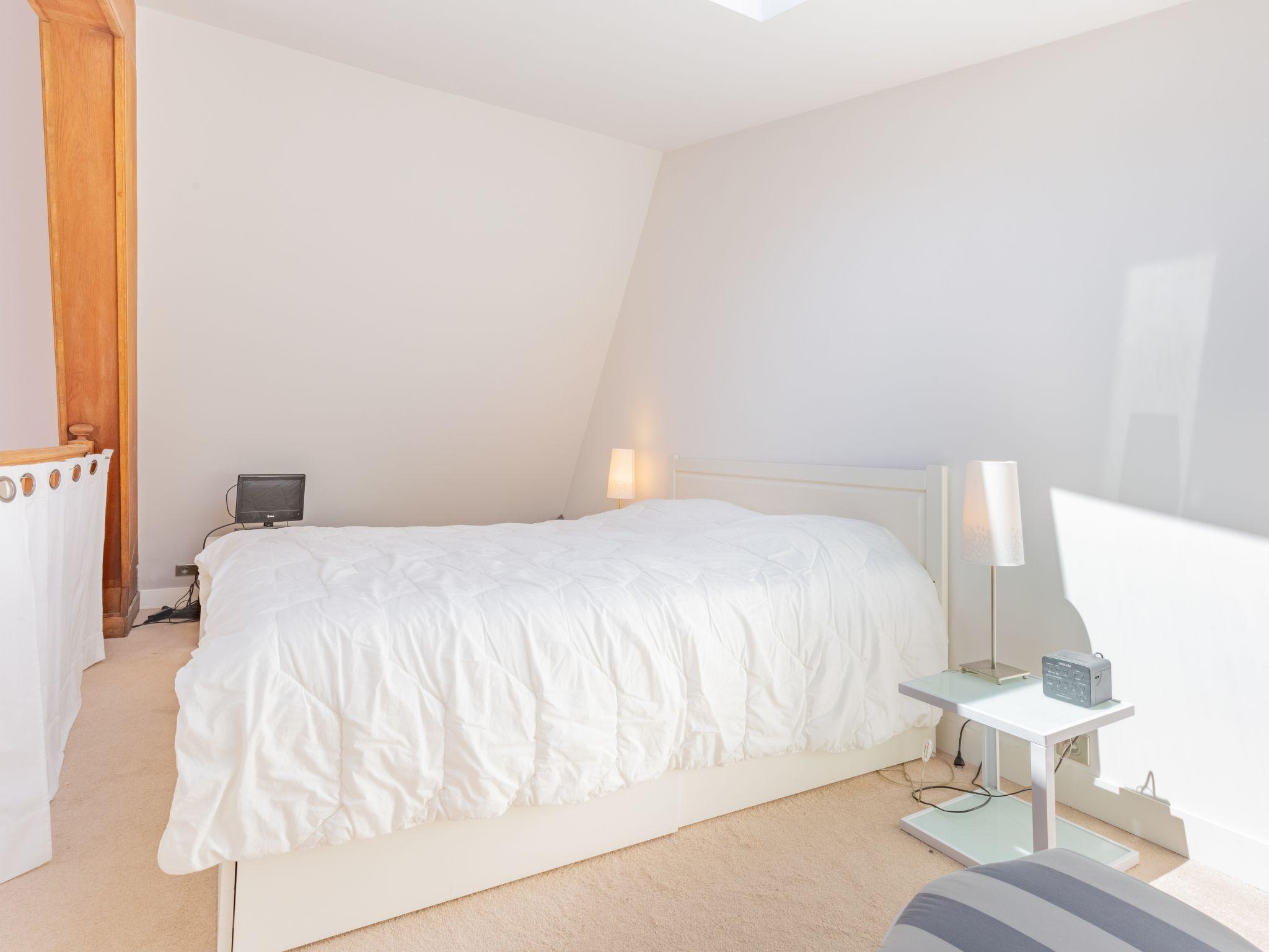 Foto 9 - Apartamento de 2 quartos em Trouville-sur-Mer com vistas do mar
