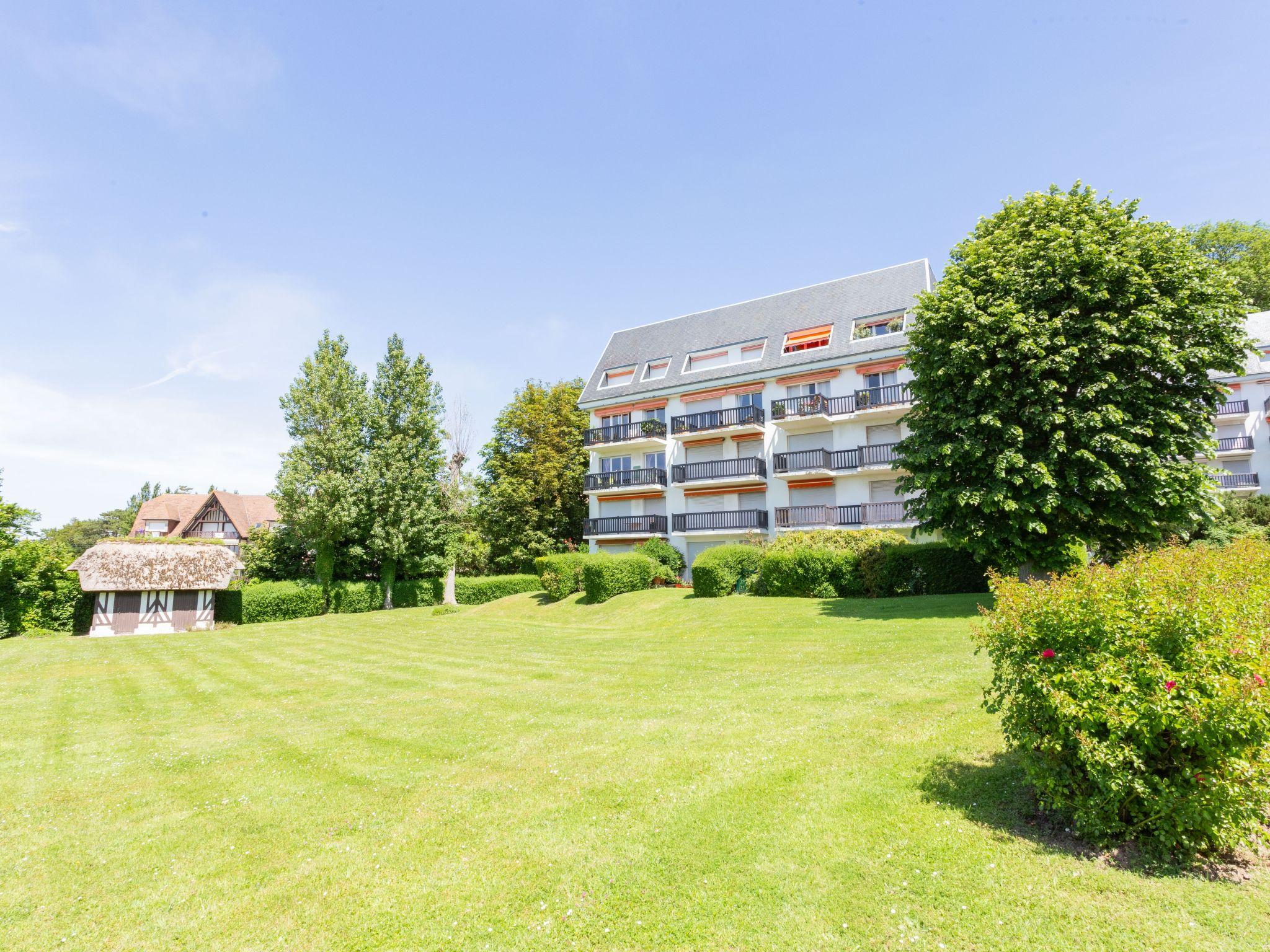 Foto 13 - Apartment mit 2 Schlafzimmern in Trouville-sur-Mer mit blick aufs meer