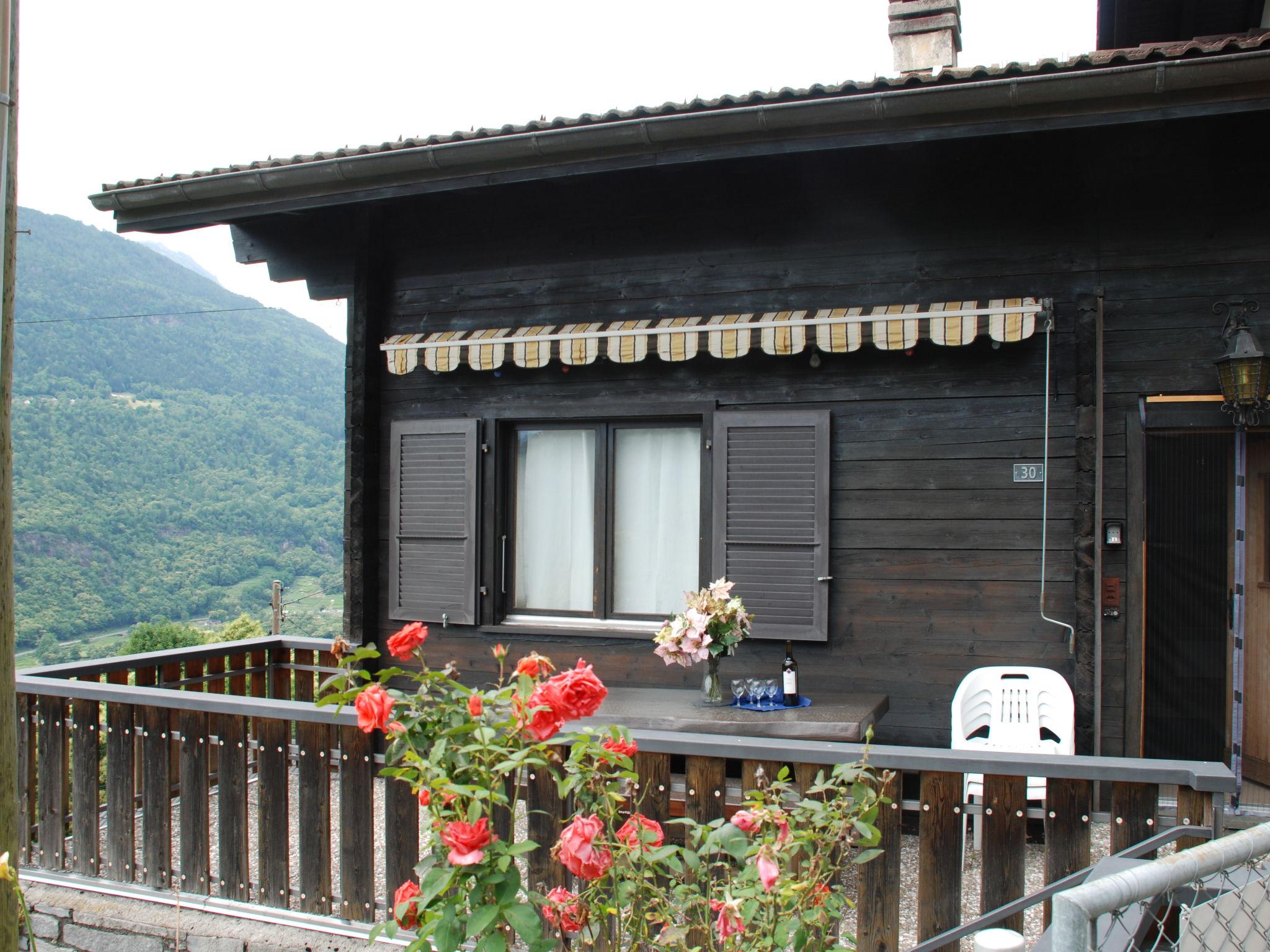 Foto 1 - Casa de 3 habitaciones en Serravalle con piscina privada y vistas a la montaña