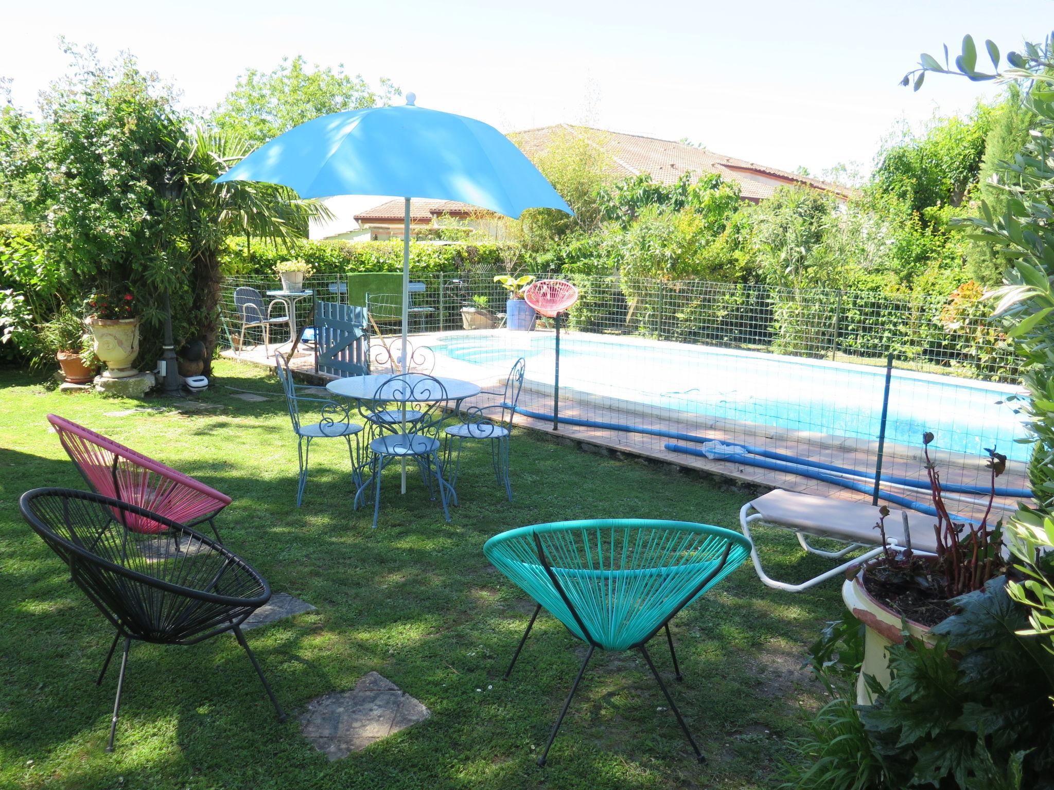 Photo 14 - Maison de 1 chambre à Sauvagnas avec piscine privée et jardin