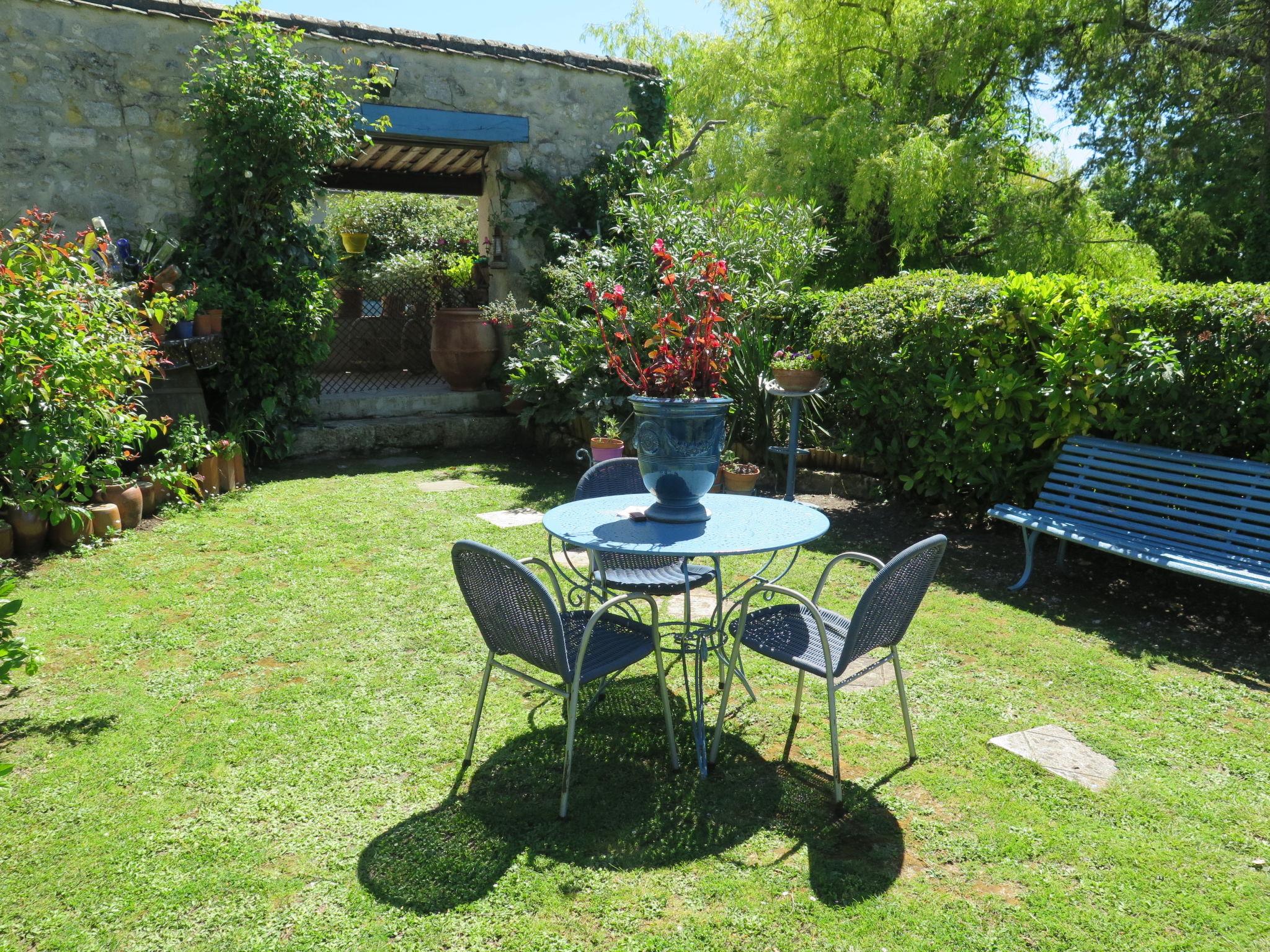 Photo 18 - Maison de 1 chambre à Sauvagnas avec piscine privée et jardin