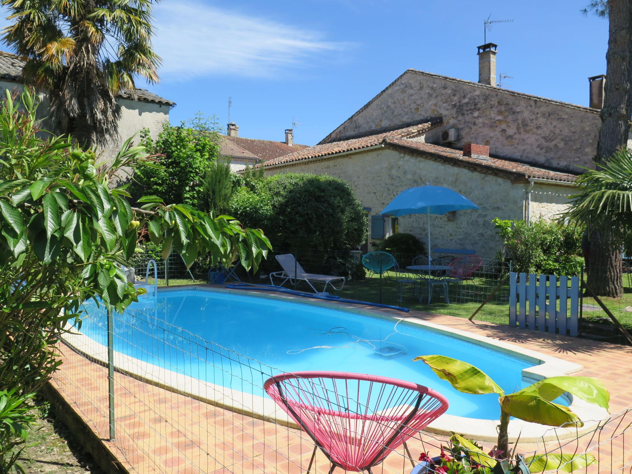 Foto 1 - Casa de 1 quarto em Sauvagnas com piscina privada e jardim