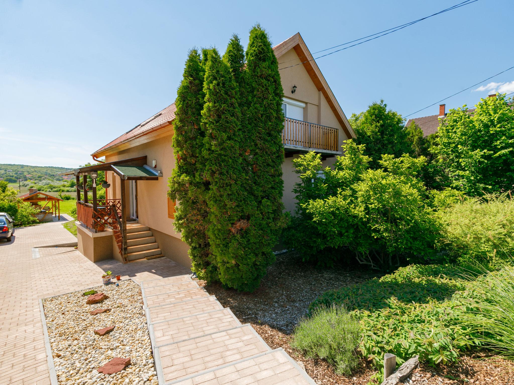 Photo 1 - 4 bedroom House in Kőröshegy with garden and terrace