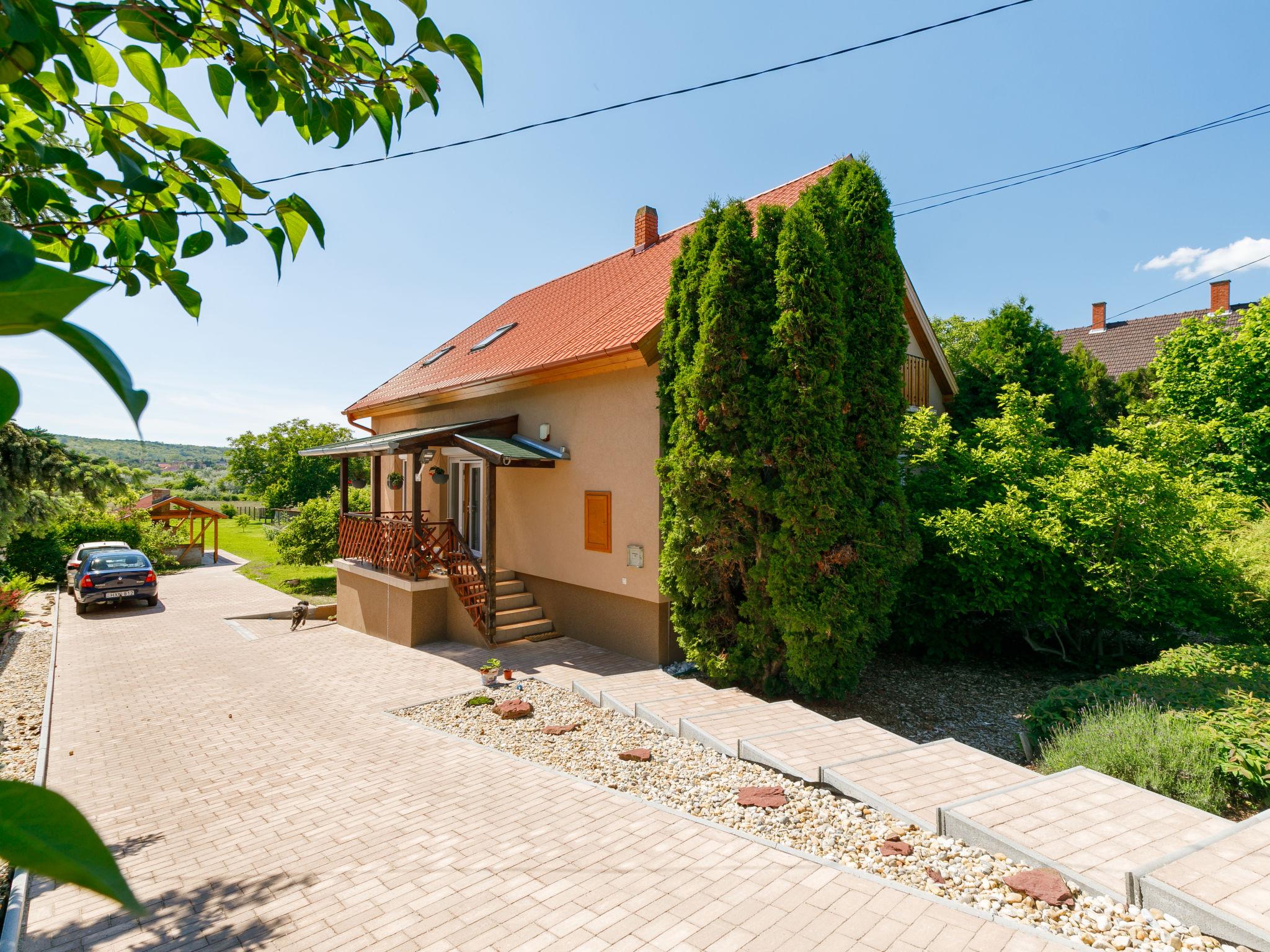 Foto 27 - Casa de 4 habitaciones en Kőröshegy con jardín y terraza