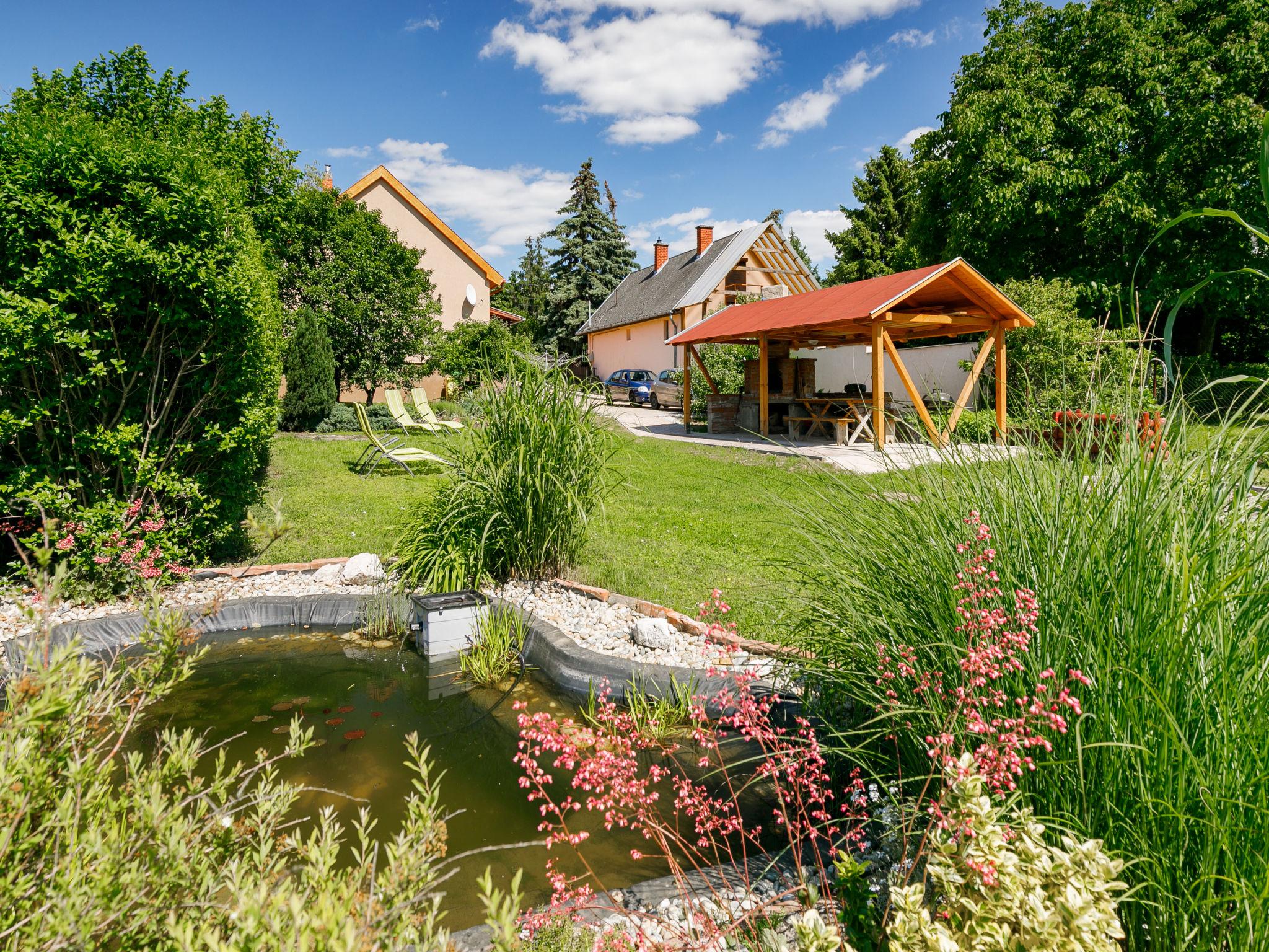 Photo 3 - Maison de 4 chambres à Kőröshegy avec jardin et terrasse